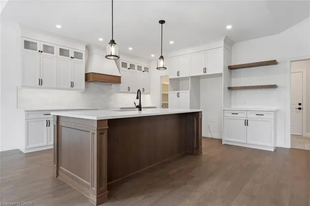 77 Cedar St, Paris 3