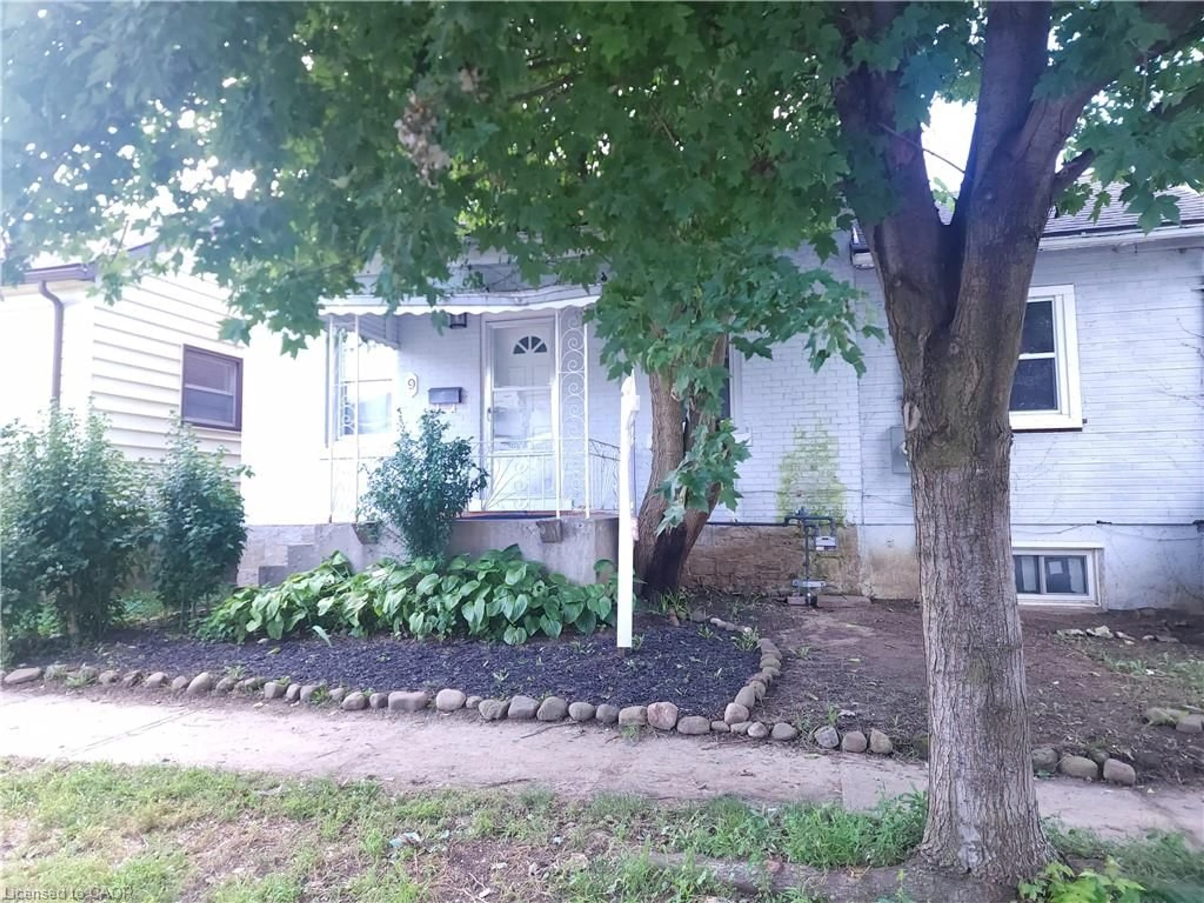 Unknown for 9 Woodland Ave, St. Catharines Ontario L2R 5A1
