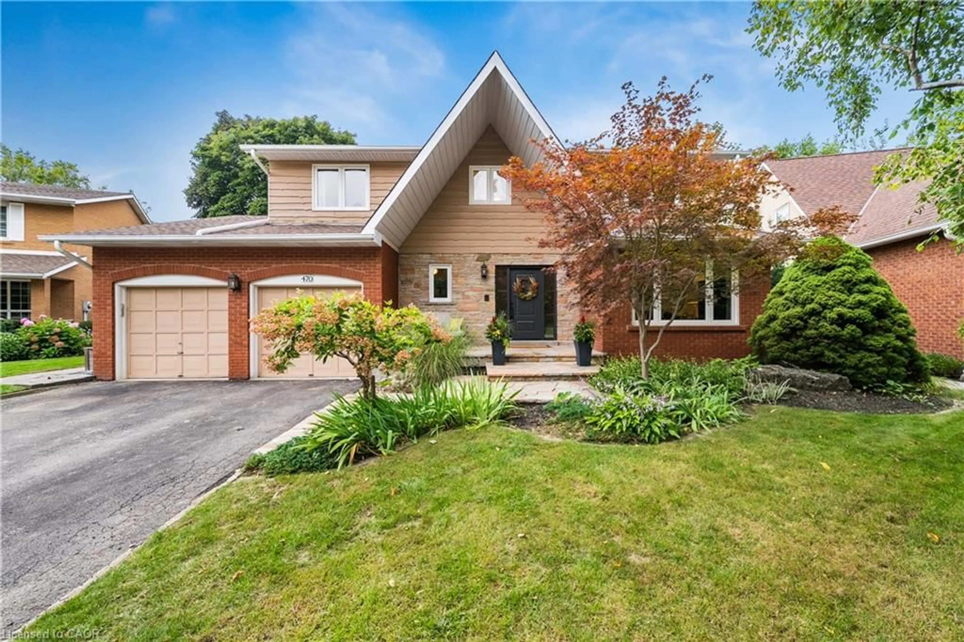 Home with brick exterior material, street for 470 Carlton Dr, Oakville Ontario L6J 5X3