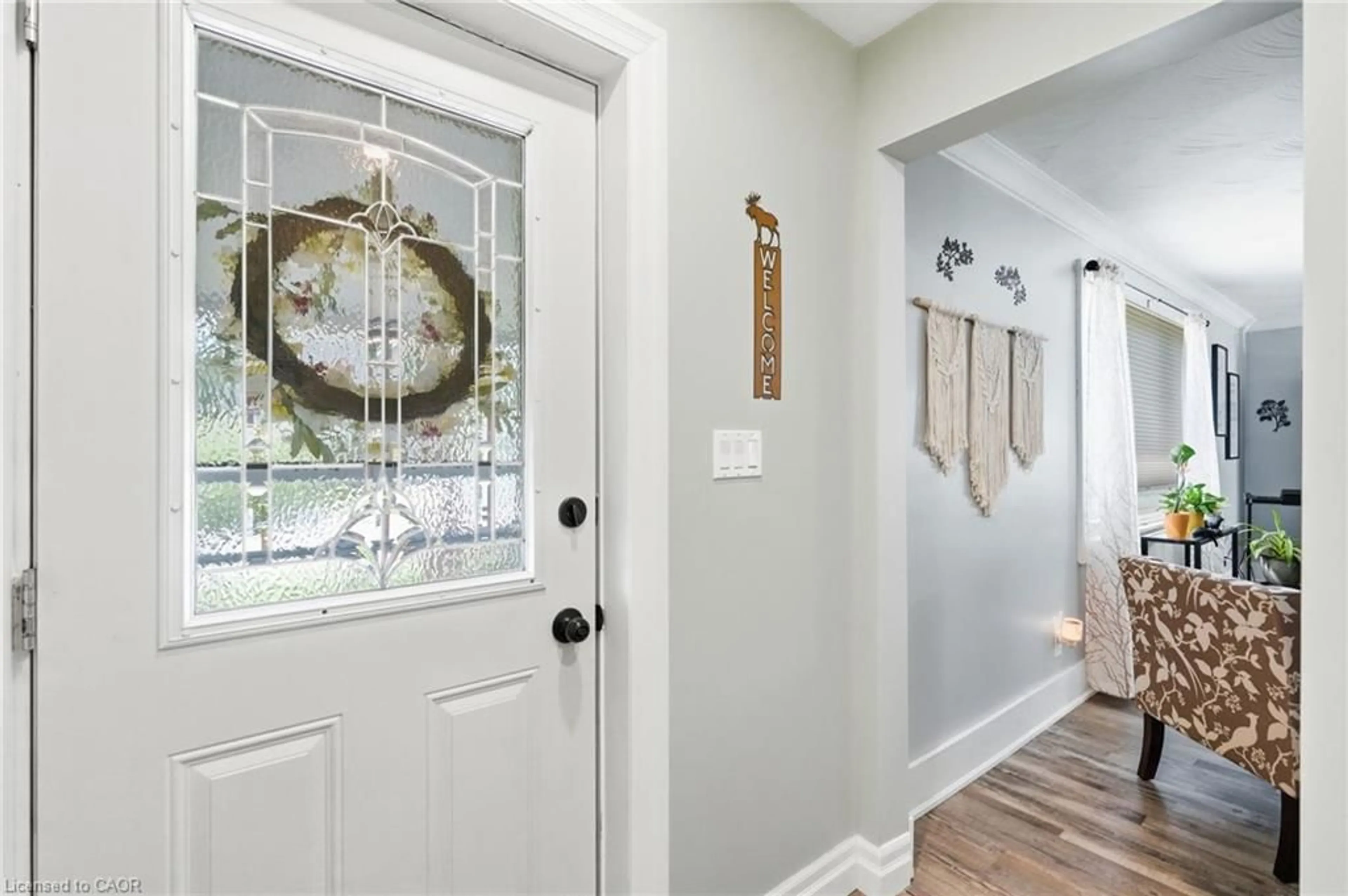 Indoor entryway for 108 Sutherland St, Caledonia Ontario N3W 1C6