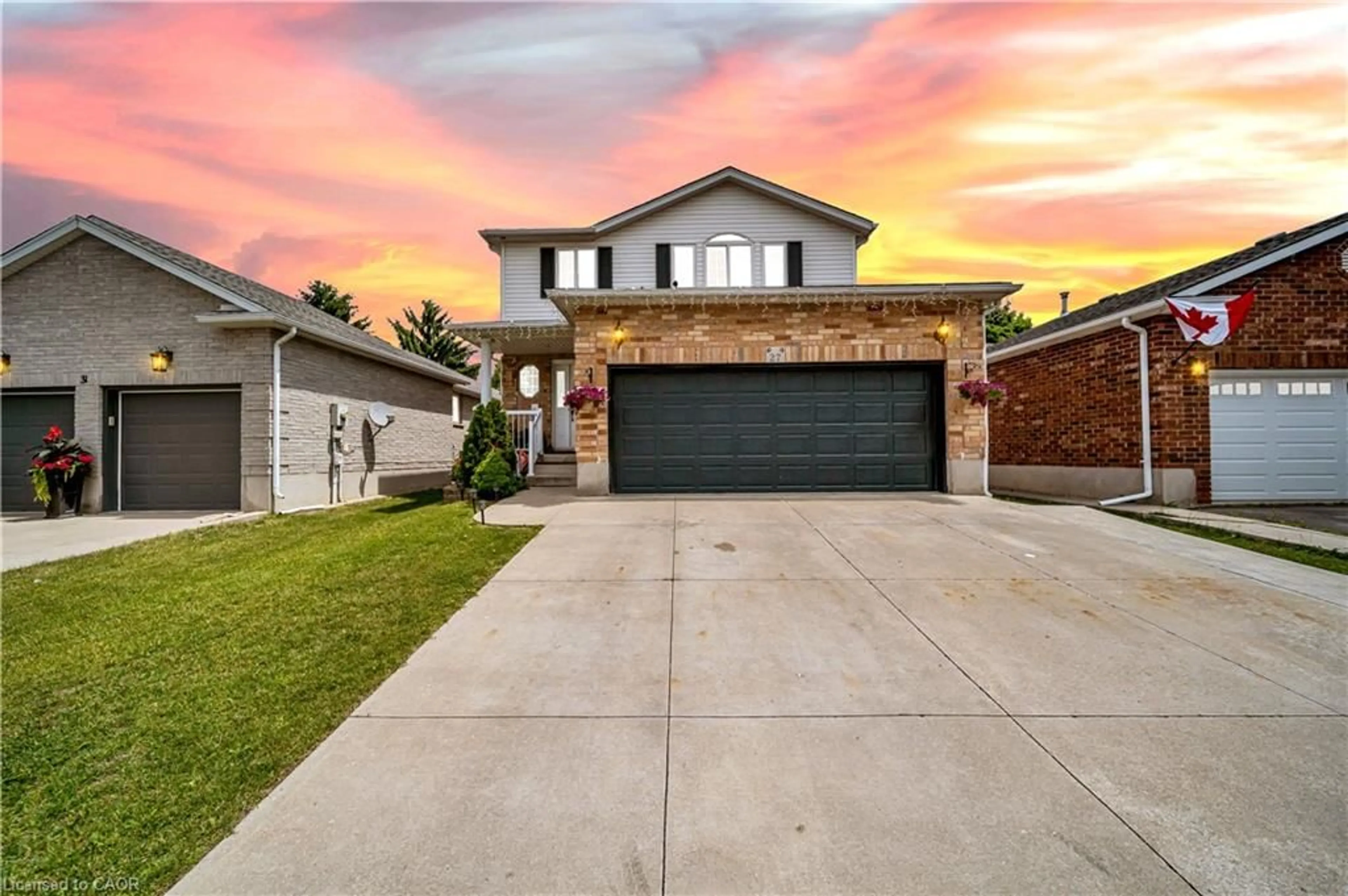 Home with brick exterior material, street for 27 Fraserwood Crt, Cambridge Ontario N1S 5B6