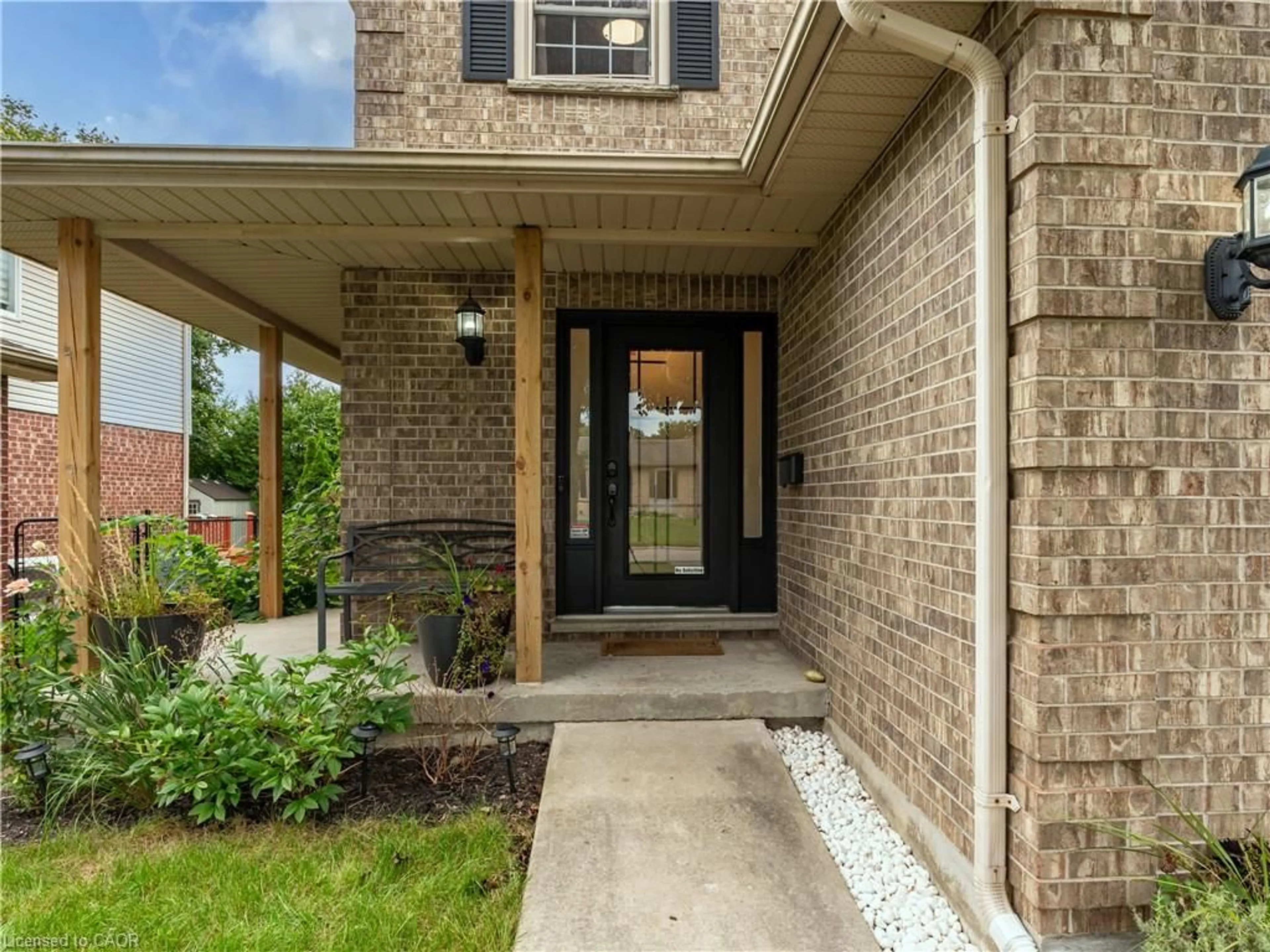 Indoor entryway for 31 Tynemouth Dr, London Ontario N5V 4V3