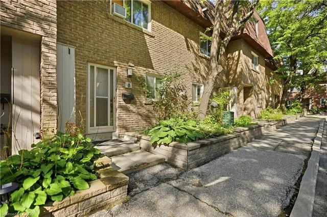275 Manse Rd #8, Scarborough 3