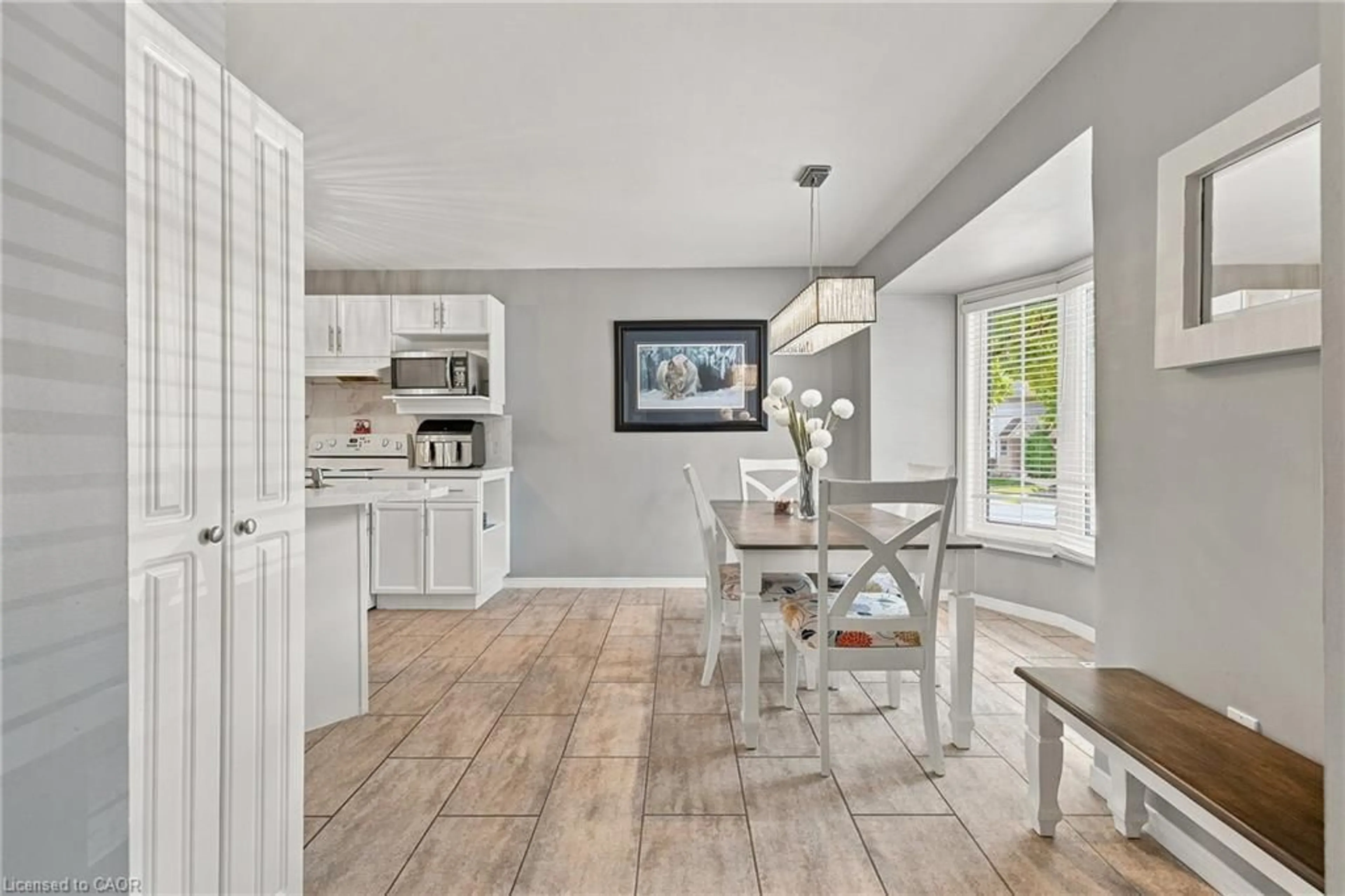 Open concept kitchen, unknown for 235 Saginaw Pky #18, Galt Ontario N1T 1X4