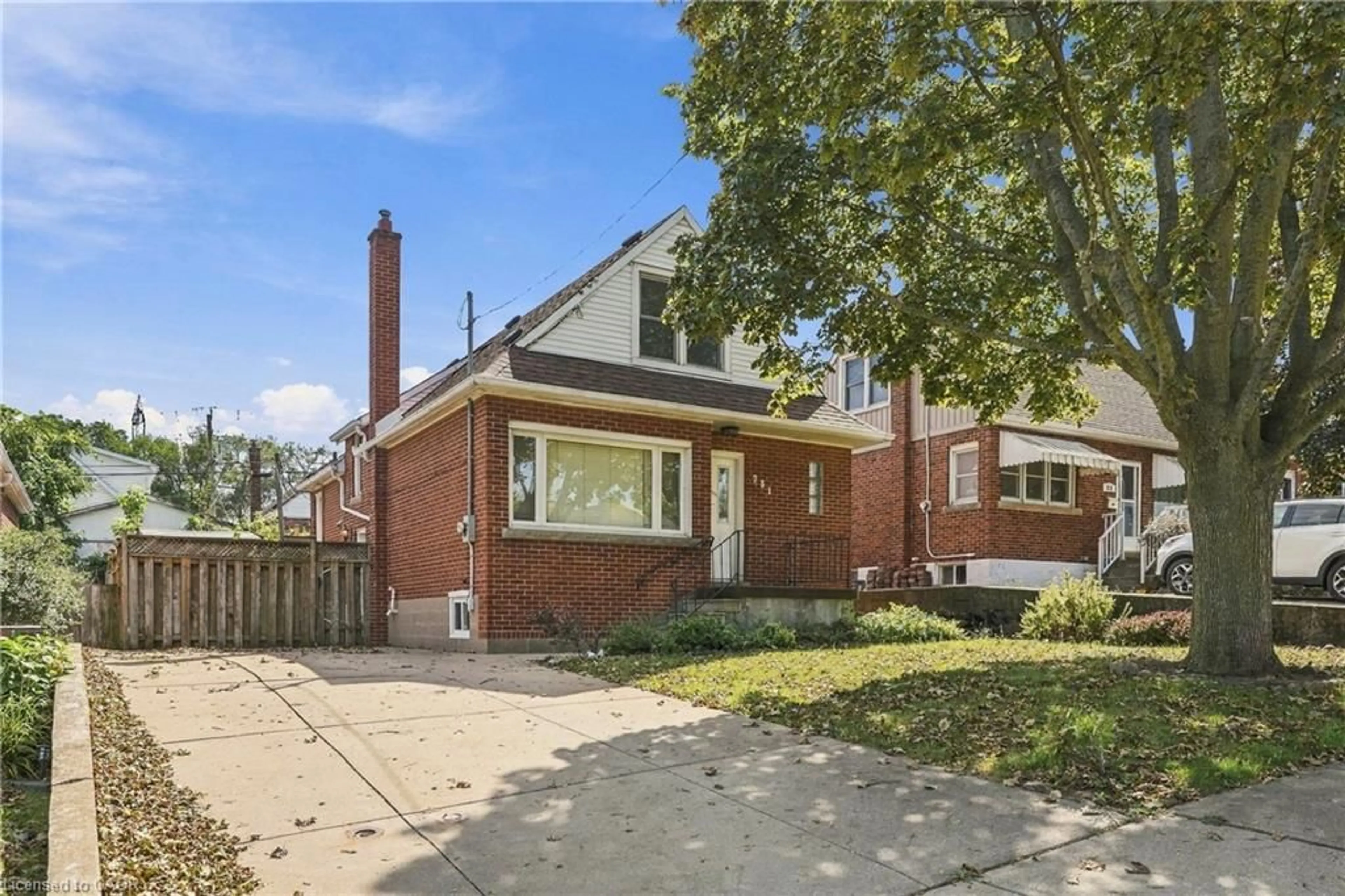 Home with brick exterior material, street for 231 Auburn Ave, Hamilton Ontario L8K 3B7