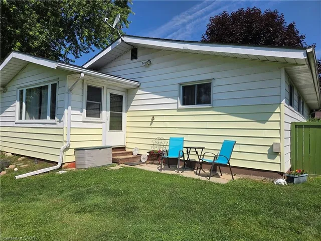 108 New Lakeshore Rd, Port Dover 4