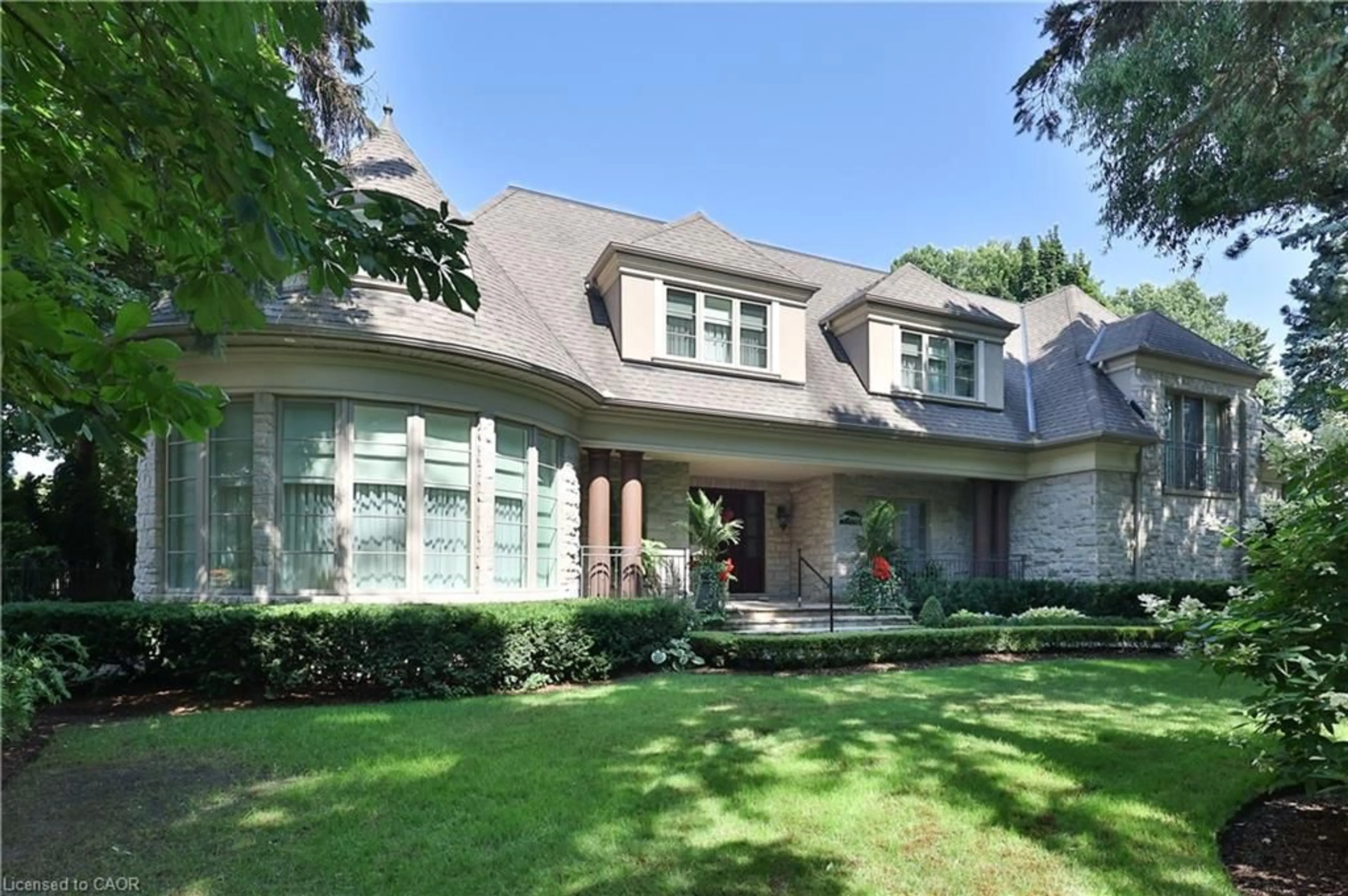Home with brick exterior material, street for 541 Arrowhead Rd, Mississauga Ontario L5H 1V5
