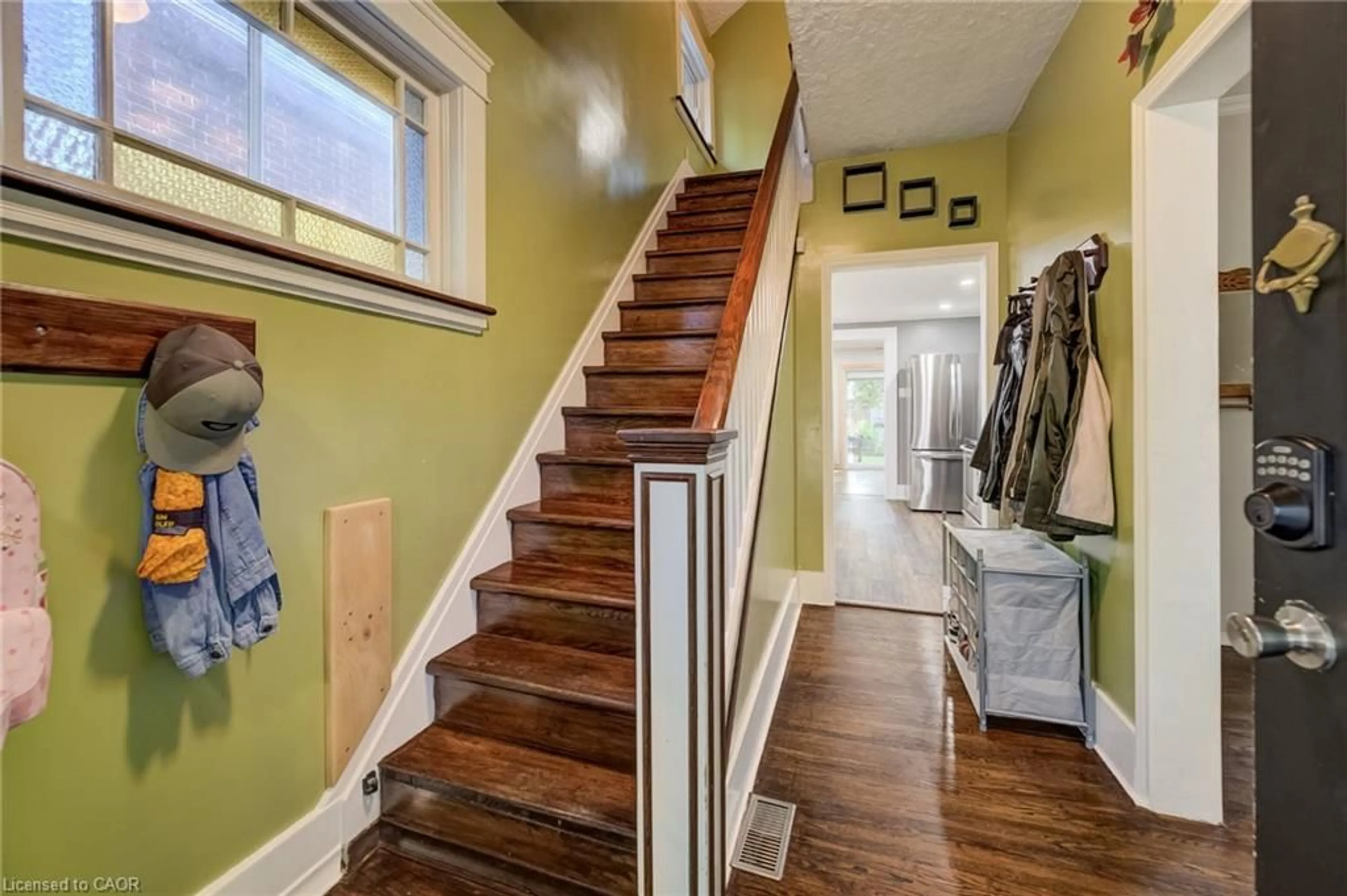 Indoor entryway for 36 Cherry St, Stratford Ontario N5A 2E8