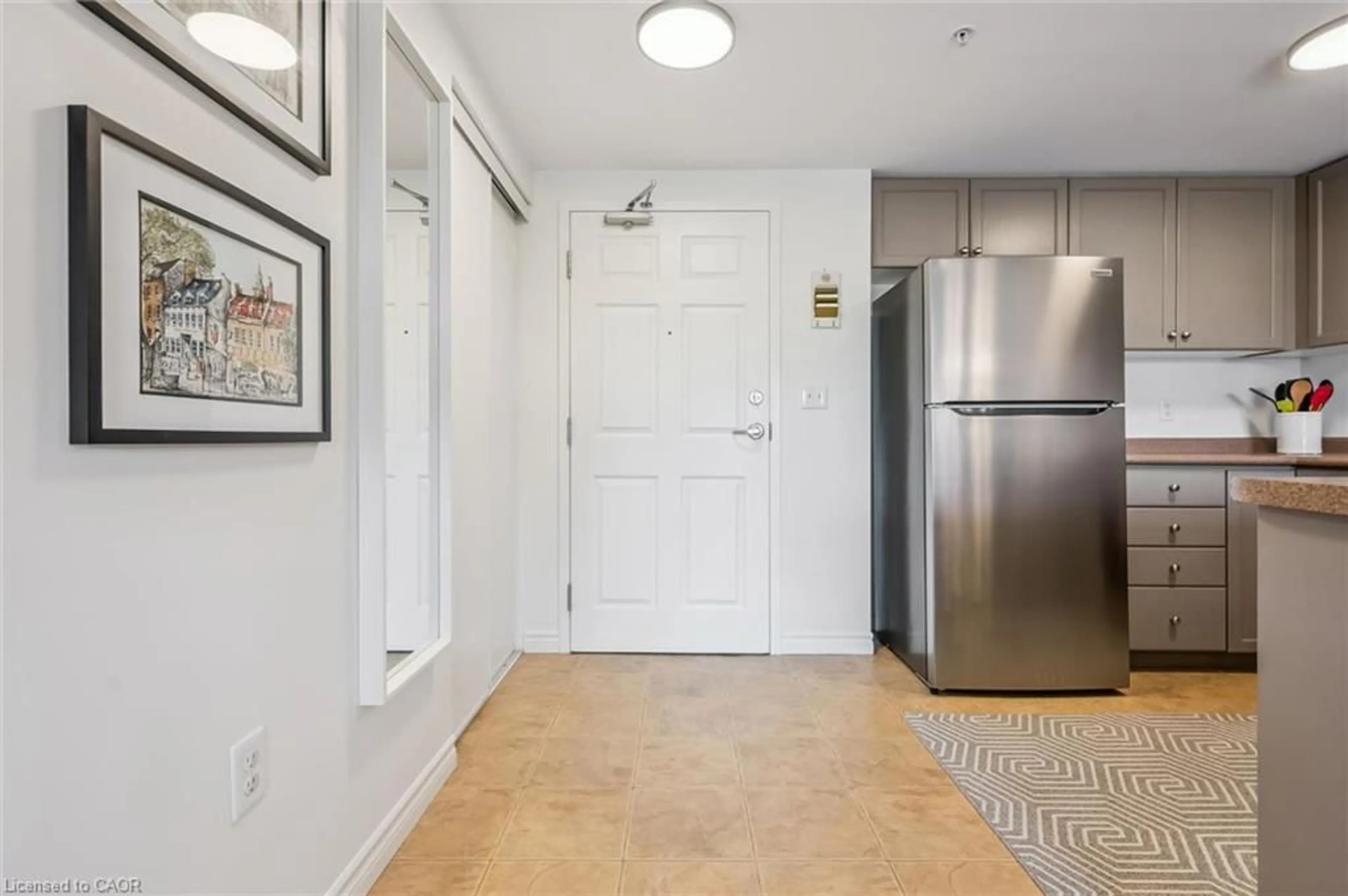 Indoor entryway for 19 Waterford Dr #214, Guelph Ontario N1L 0G8