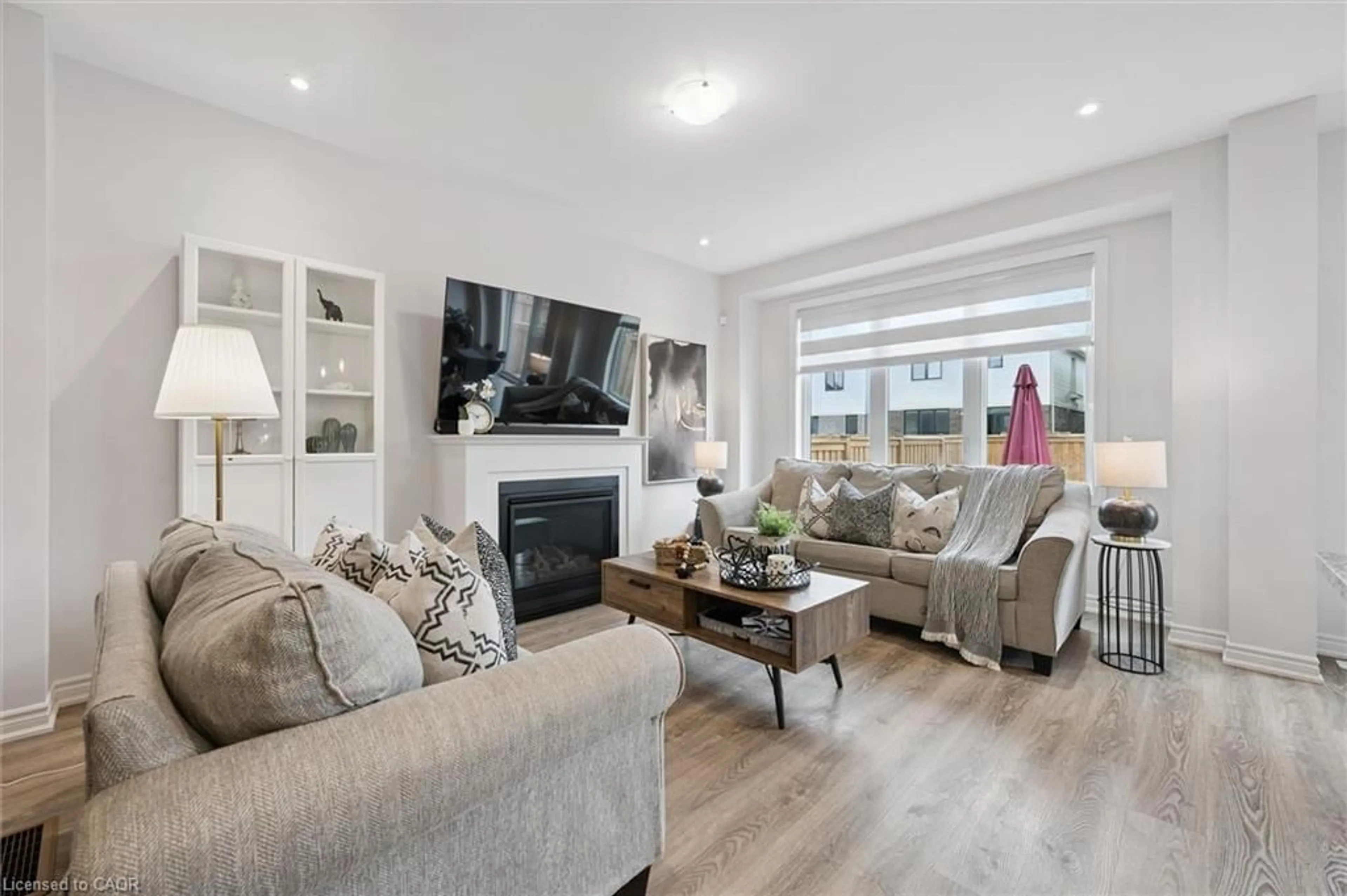 Living room with furniture, unknown for 43 Harpin Way, Fergus Ontario N1M 0H8