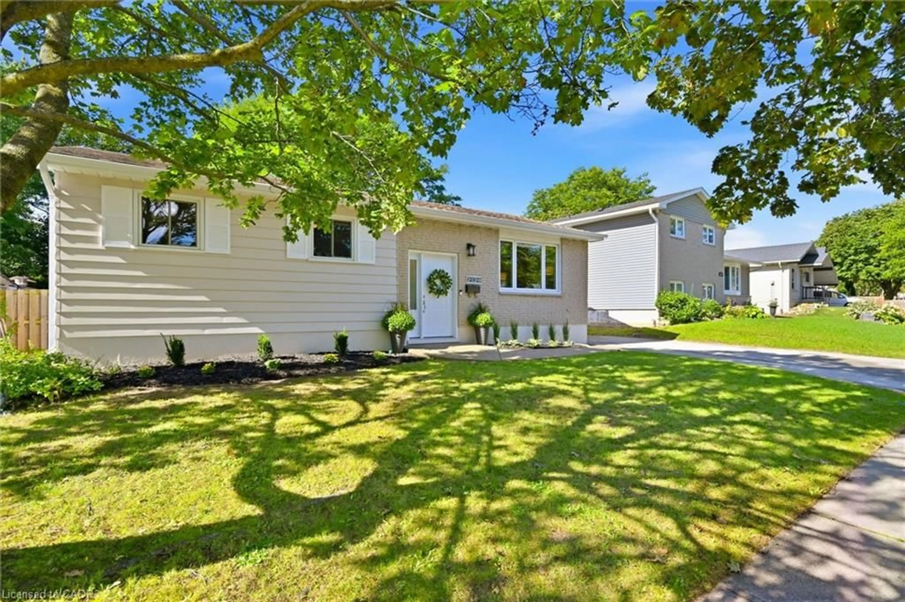 Home with vinyl exterior material, street for 2120 Cavendish Dr, Burlington Ontario L7P 1Z3