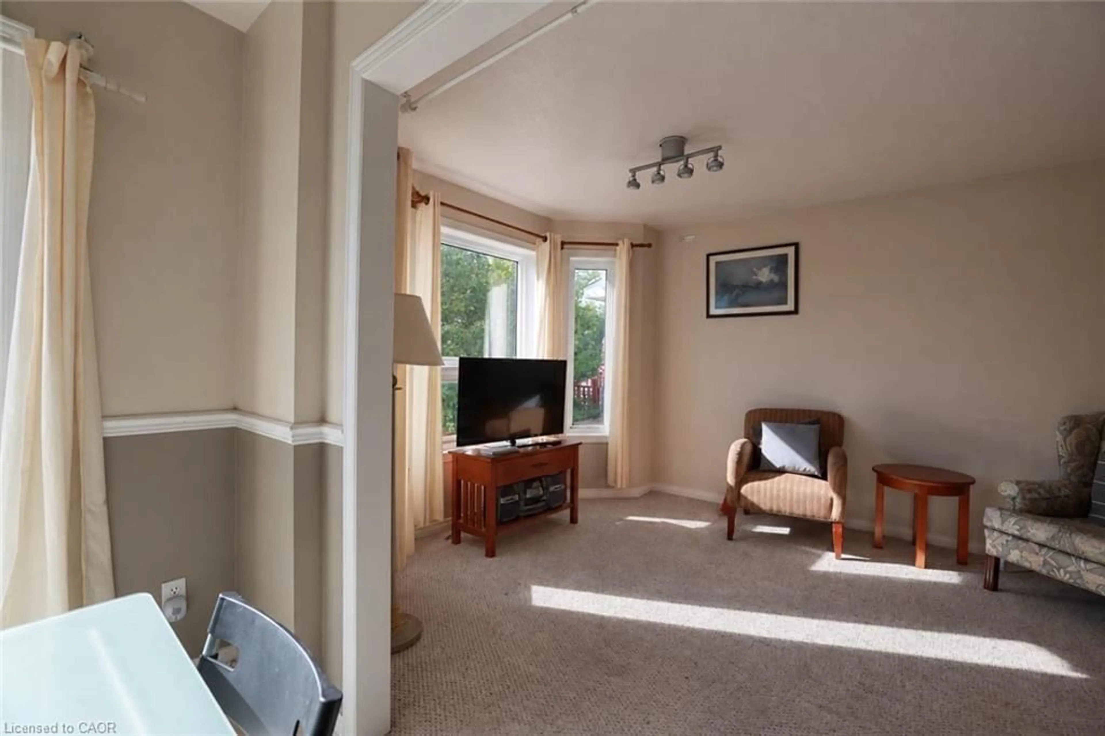 A pic of a room for 95 Resurrection Dr, Kitchener Ontario N2N 3H3