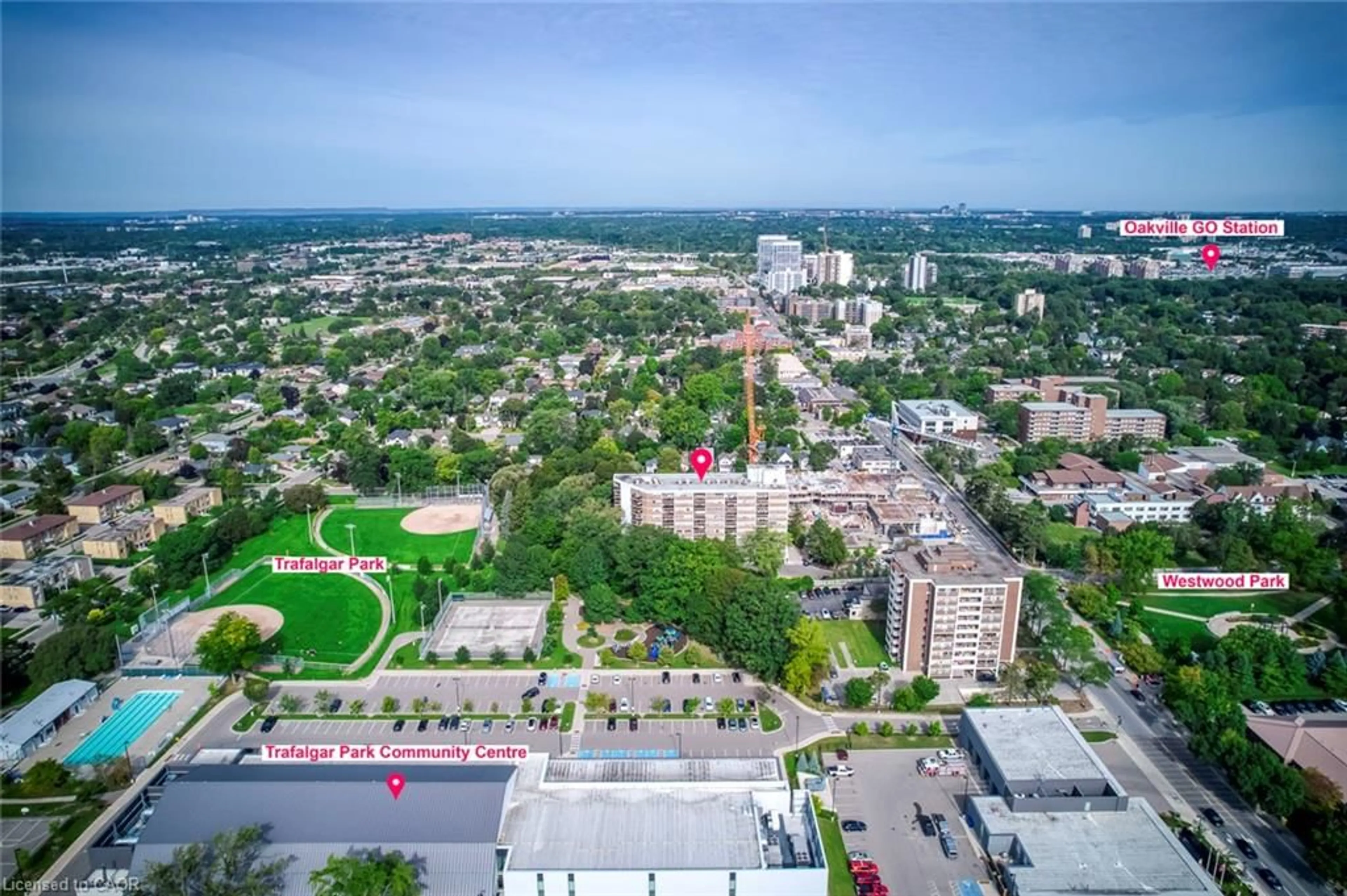 A pic from outside/outdoor area/front of a property/back of a property/a pic from drone, city buildings view from balcony for 212 Kerr St #906, Oakville Ontario L6K 3B1