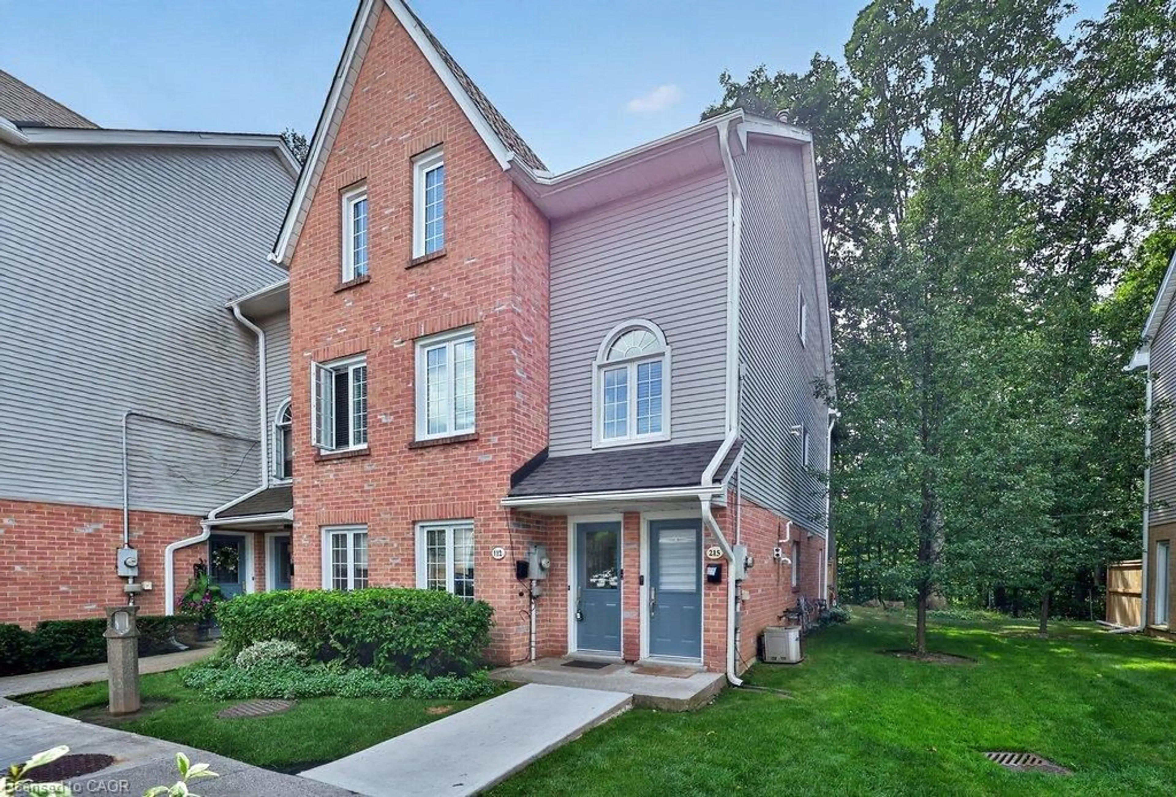 Home with brick exterior material, street for 2110 Cleaver Ave #112, Burlington Ontario L7M 3Z3