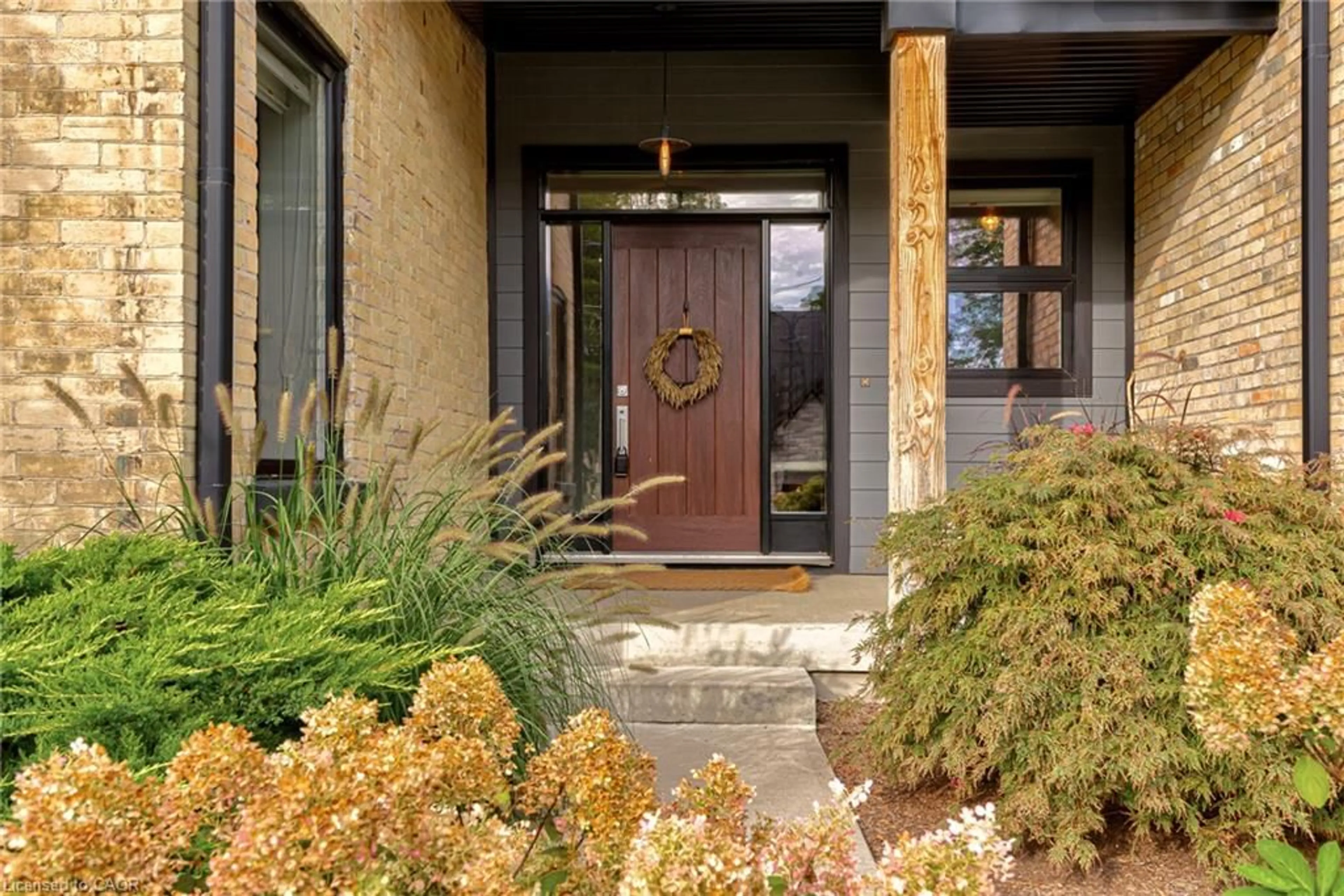 Indoor entryway for 279 Geddes St, Elora Ontario N0B 1S0