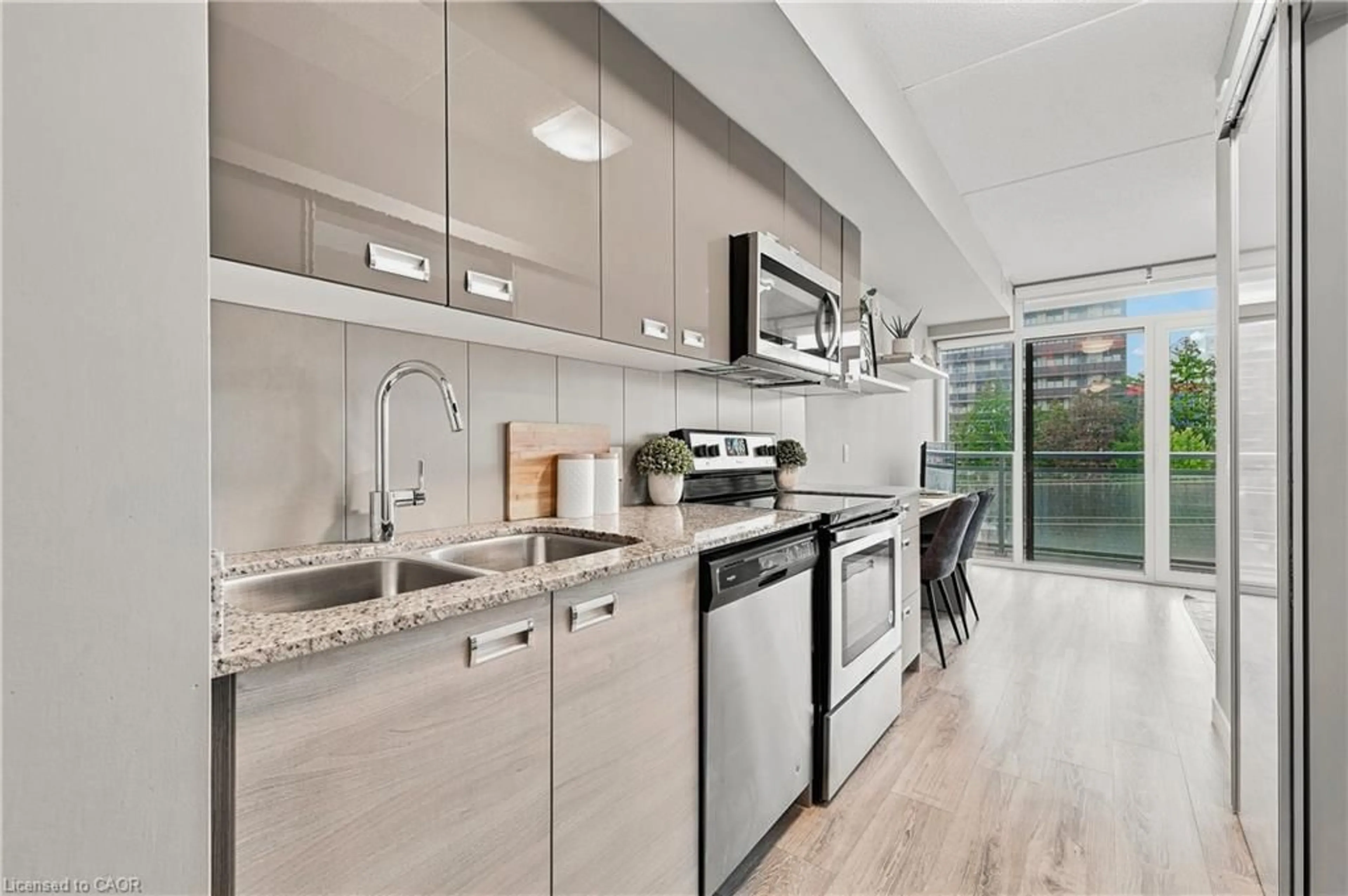 Open concept kitchen, ceramic/tile floor for 250 Albert St #615, Waterloo Ontario N2L 3W5