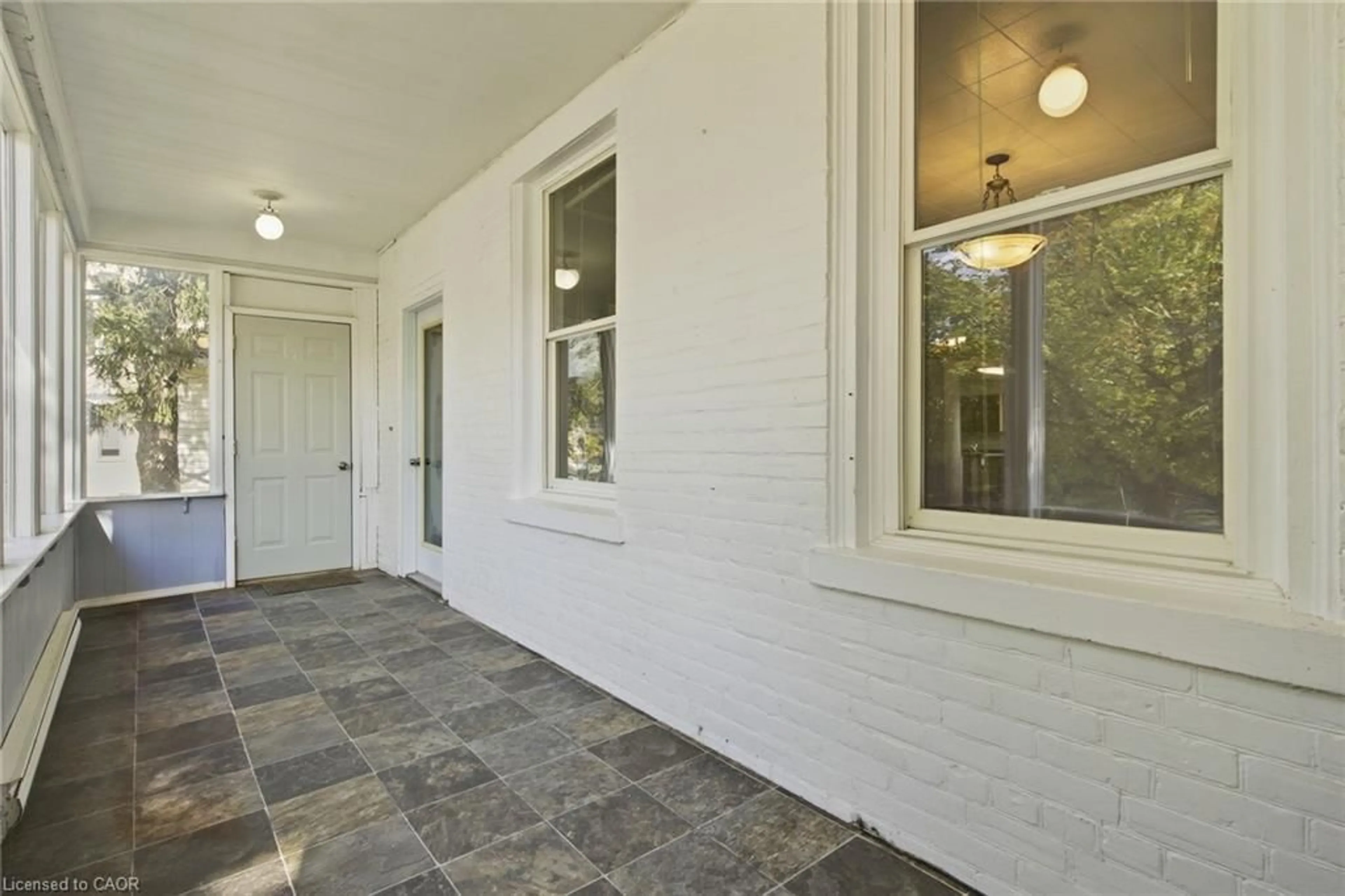 Indoor entryway for 162 Joseph St, Kitchener Ontario N2G 1J4