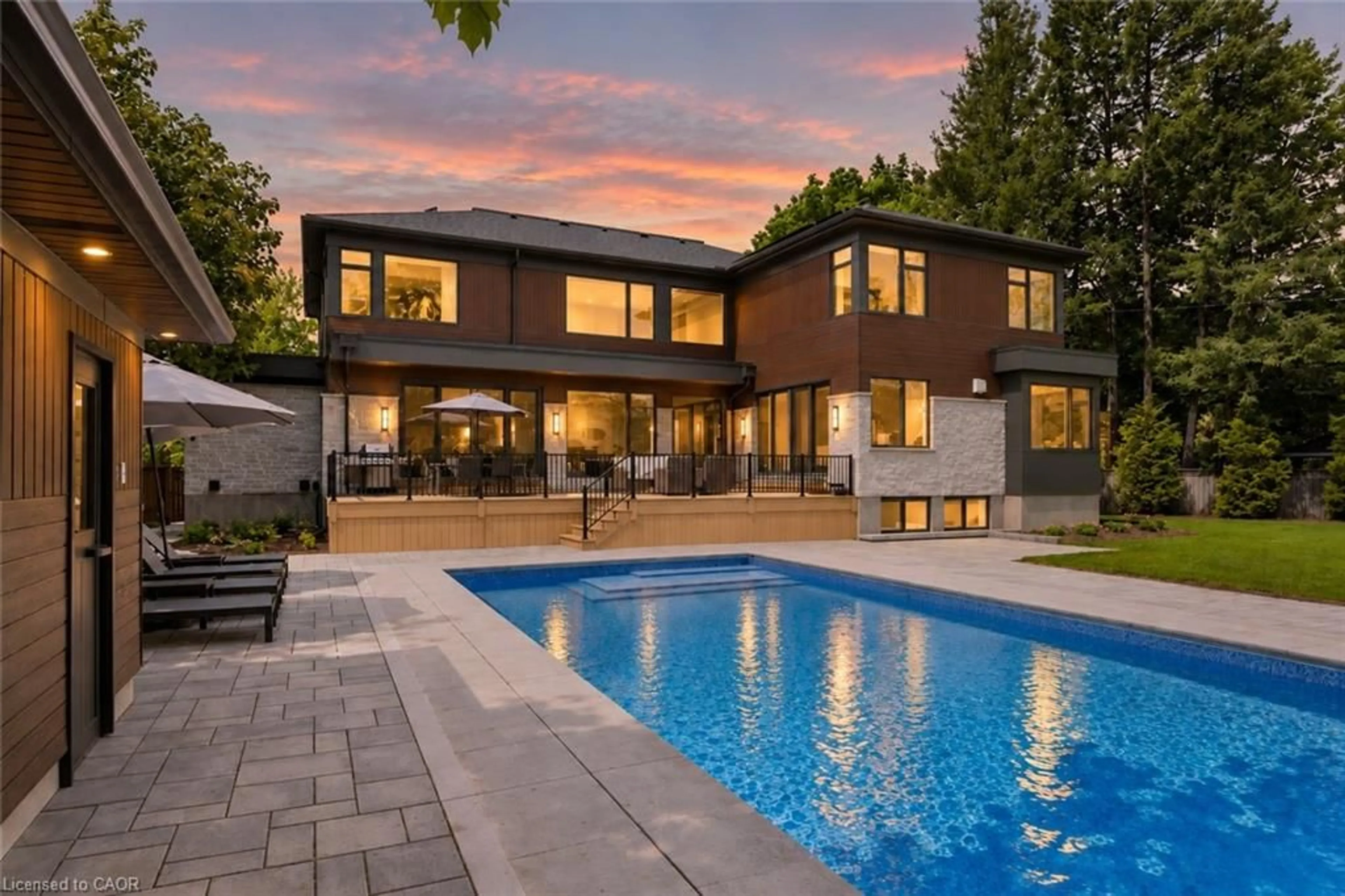 Home with brick exterior material, unknown for 26 Golfview Pl, Kitchener Ontario N2M 2Y2