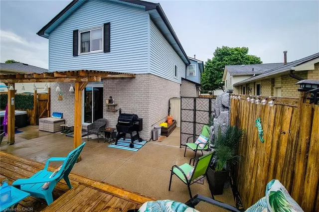 8 Dalton Gate, Stoney Creek 3