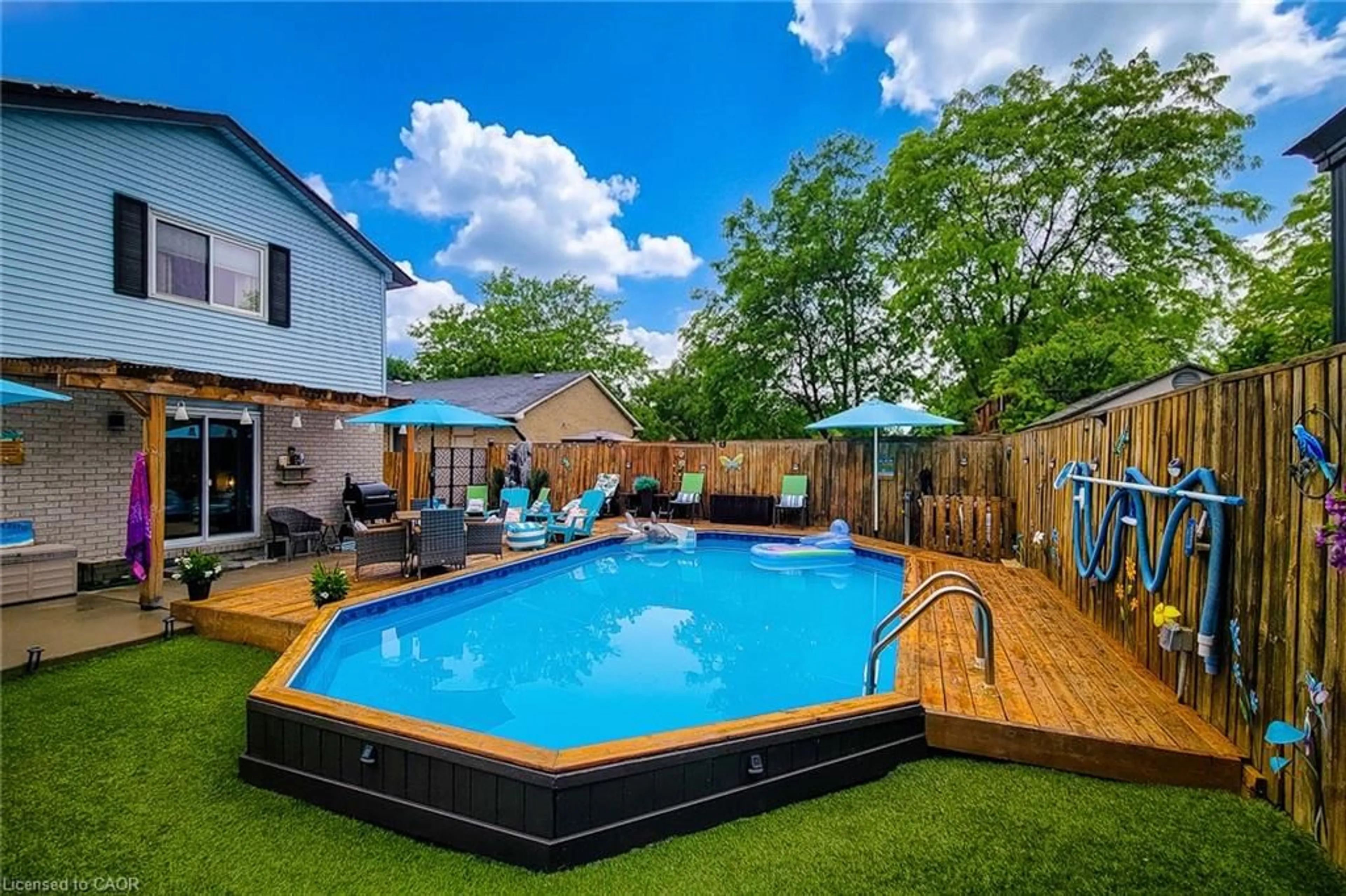 Pool for 8 Dalton Gate, Stoney Creek Ontario L8J 1Z4