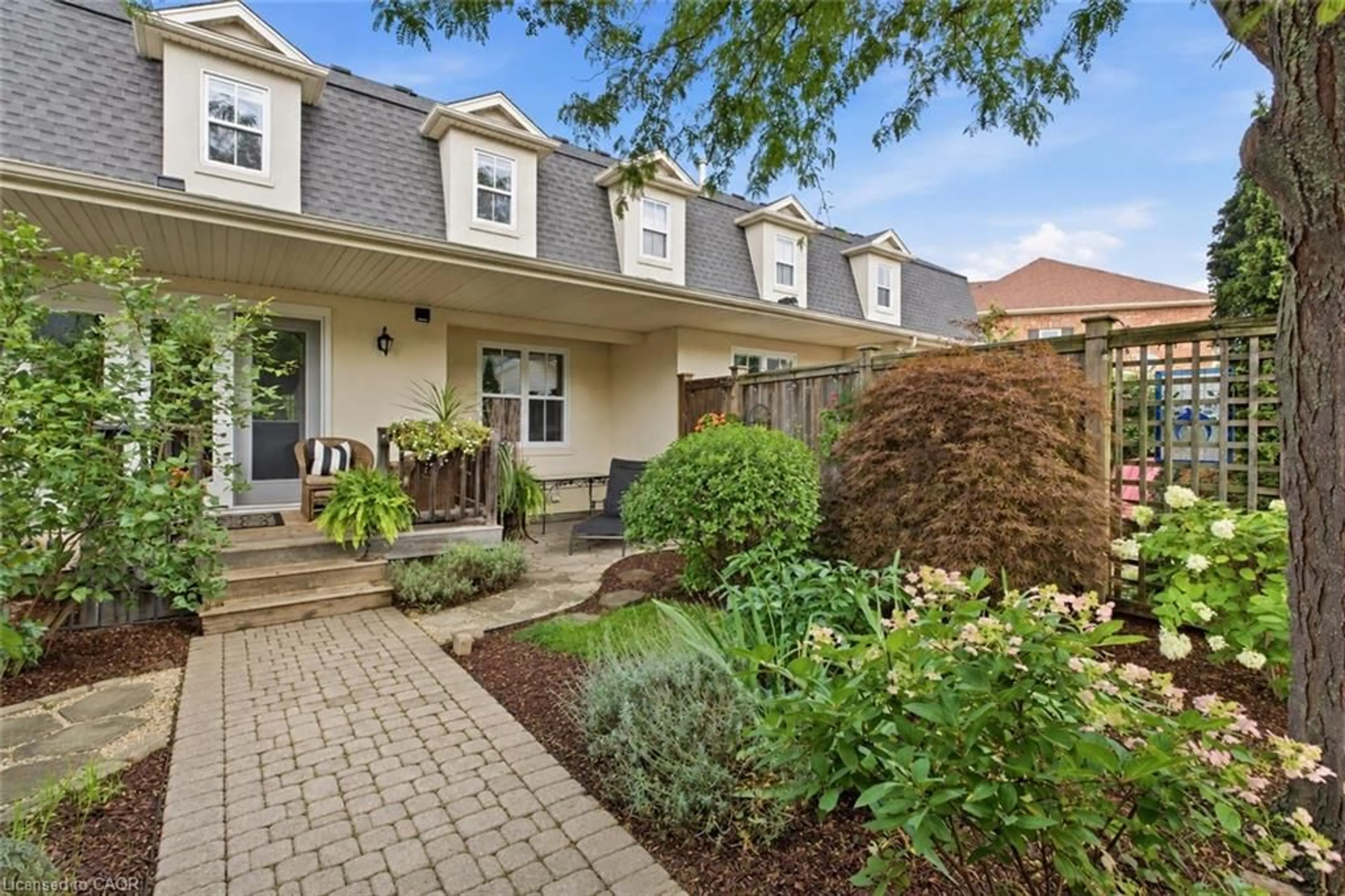 Home with brick exterior material, street for 25 Balmoral Dr, Niagara-on-the-Lake Ontario L0S 1J0