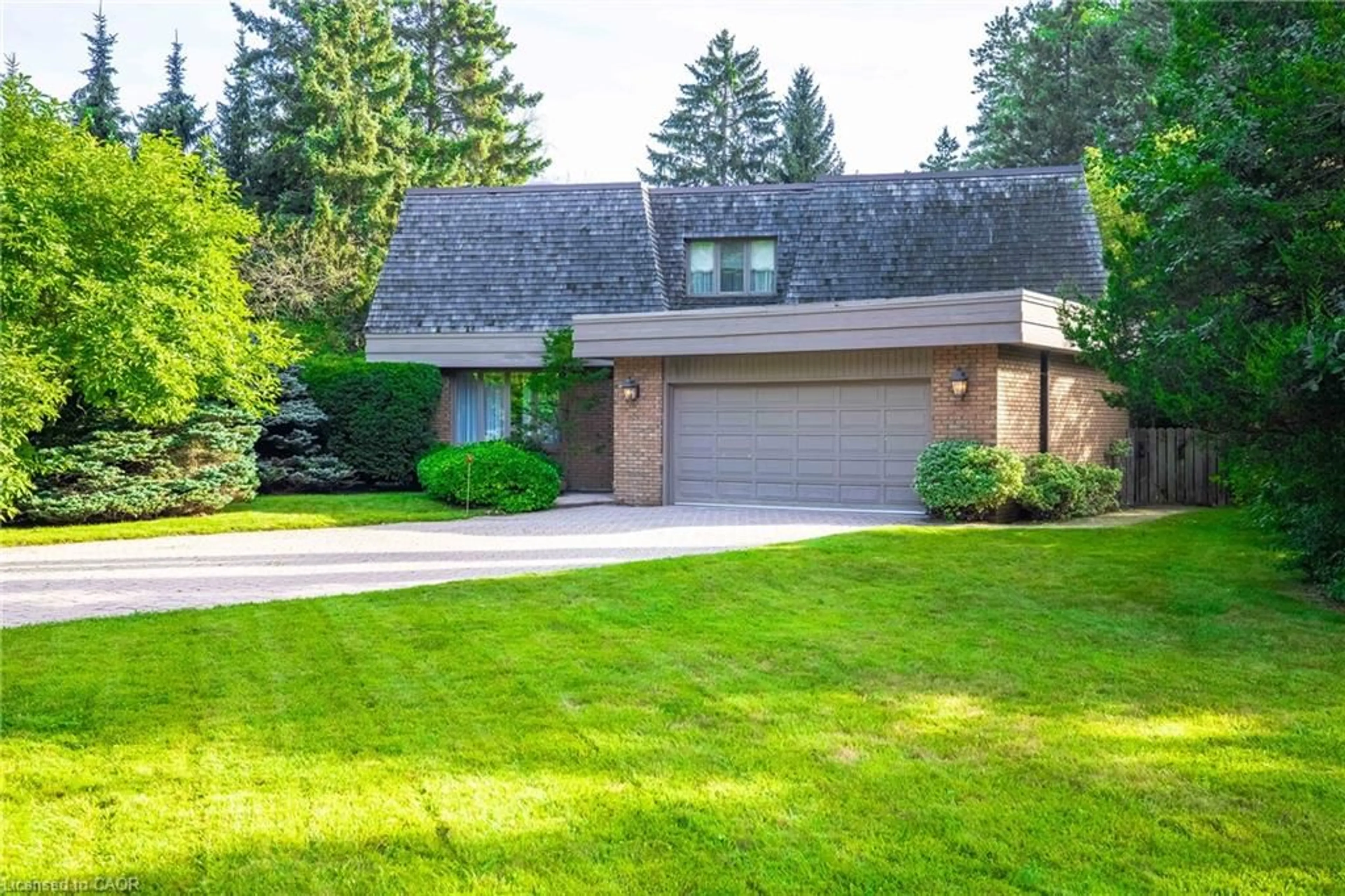 Home with brick exterior material, street for 16 Colonial Cres, Oakville Ontario L6J 4K9