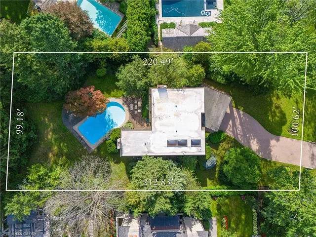 16 Colonial Cres, Oakville 4