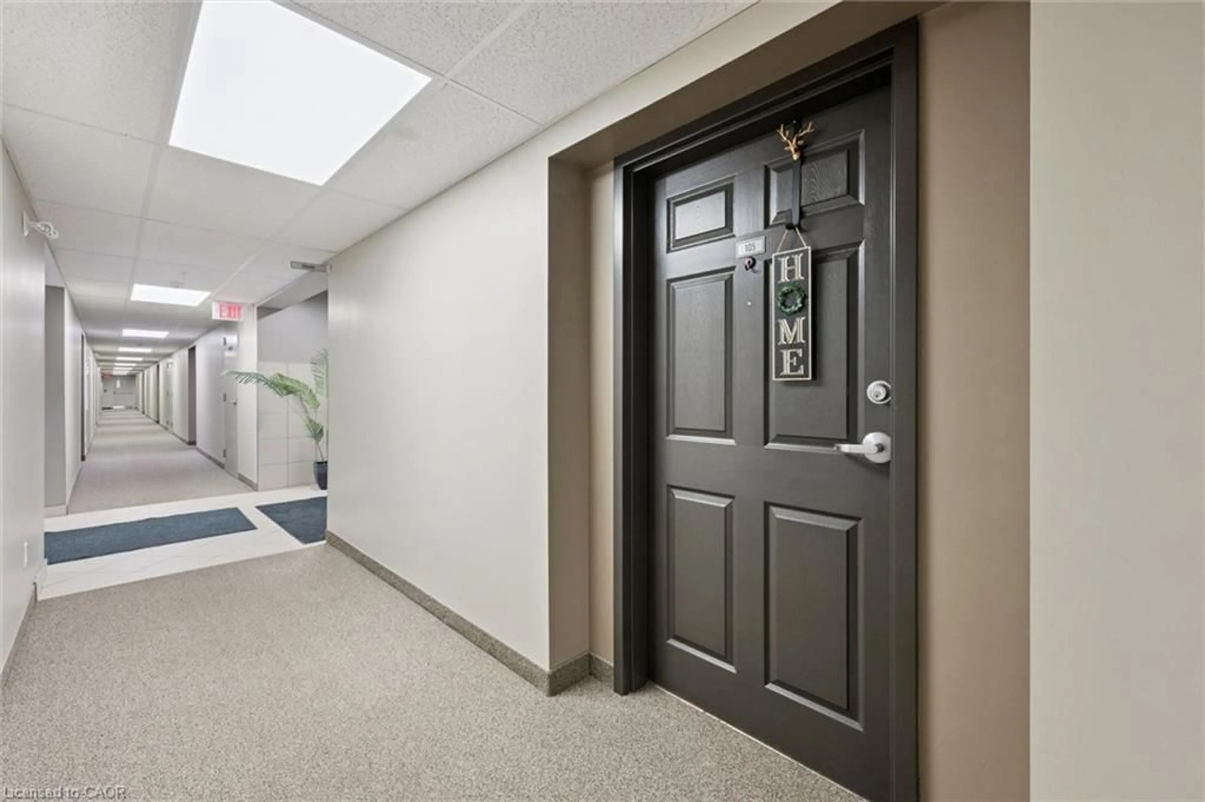 Indoor foyer for 103 Westminster Cres #105, Fergus Ontario N1M 0C6