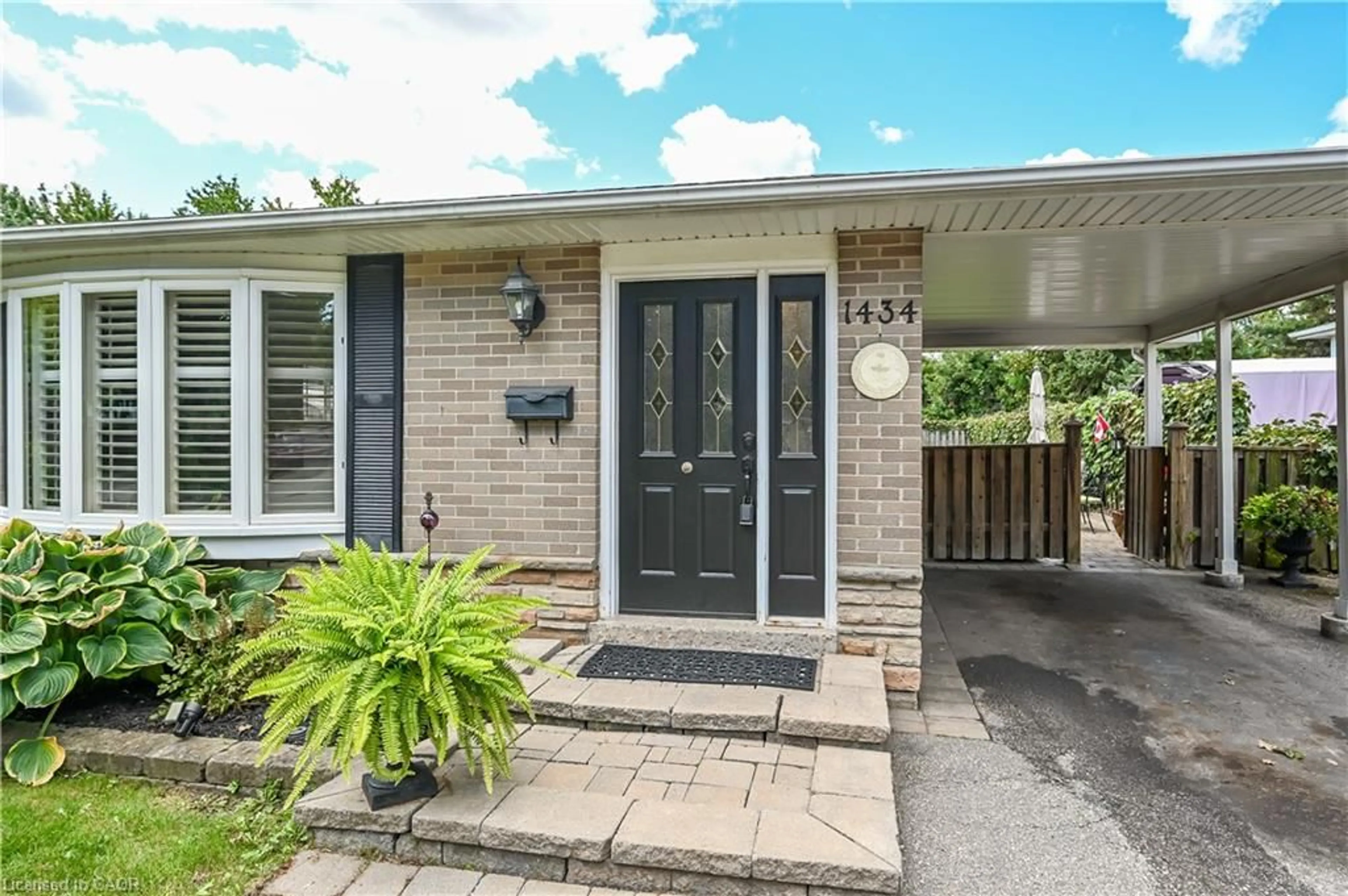 Unknown for 1434 Dewbourne Cres, Burlington Ontario L7M 1E7