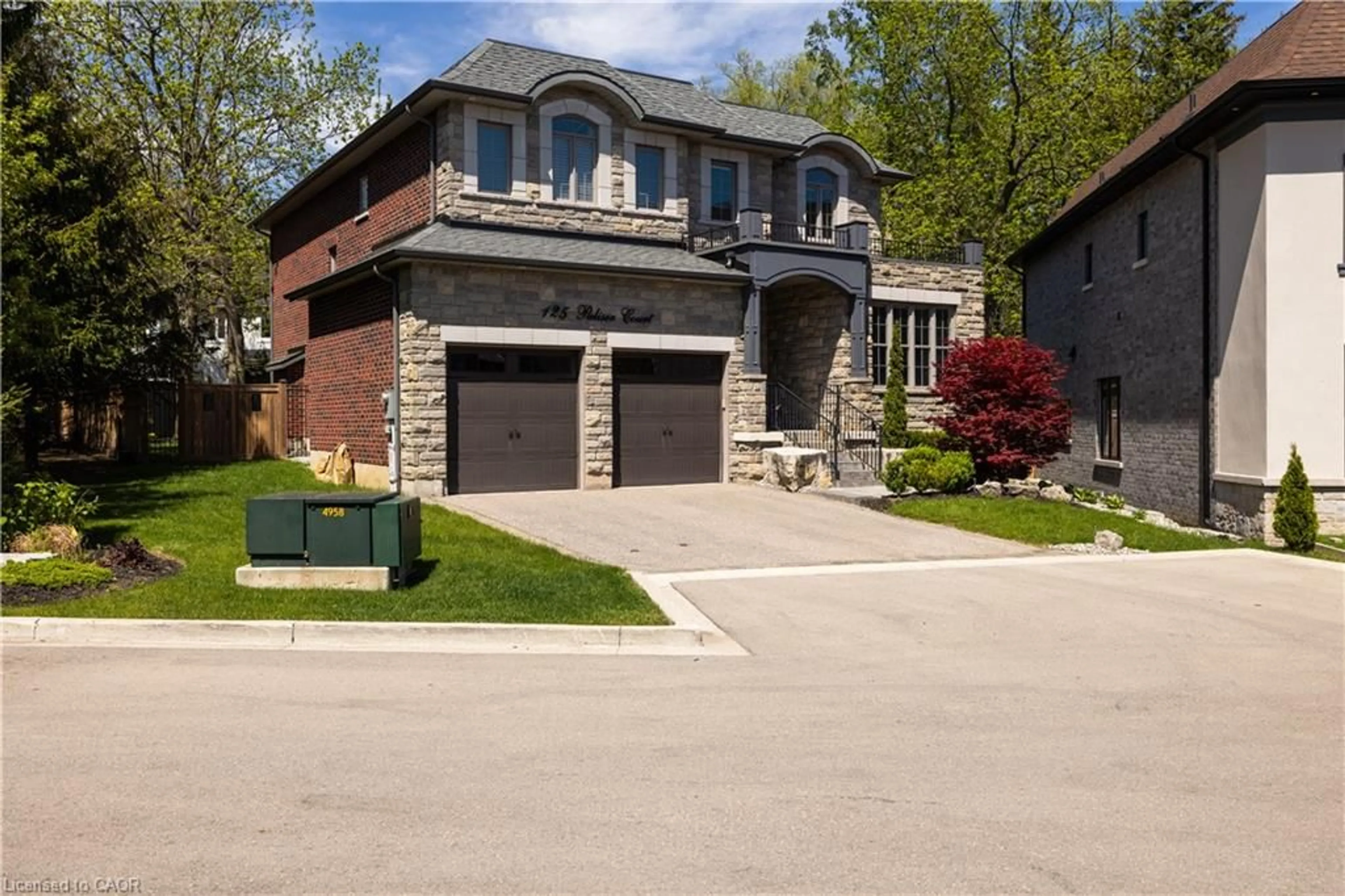 Home with brick exterior material, street for 125 Paliser Crt, Oakville Ontario L6K 2H1
