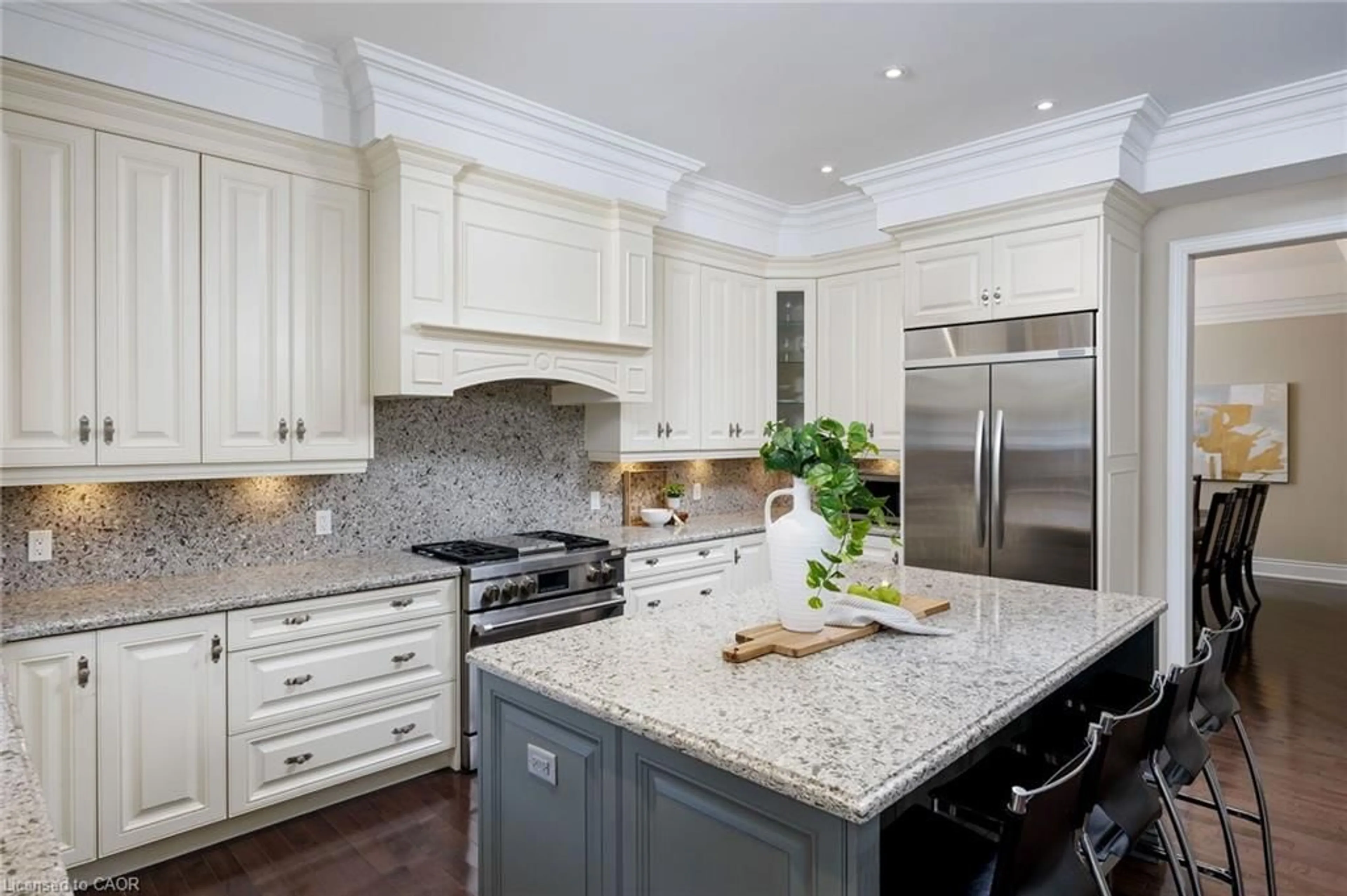 Contemporary kitchen, ceramic/tile floor for 125 Paliser Crt, Oakville Ontario L6K 2H1