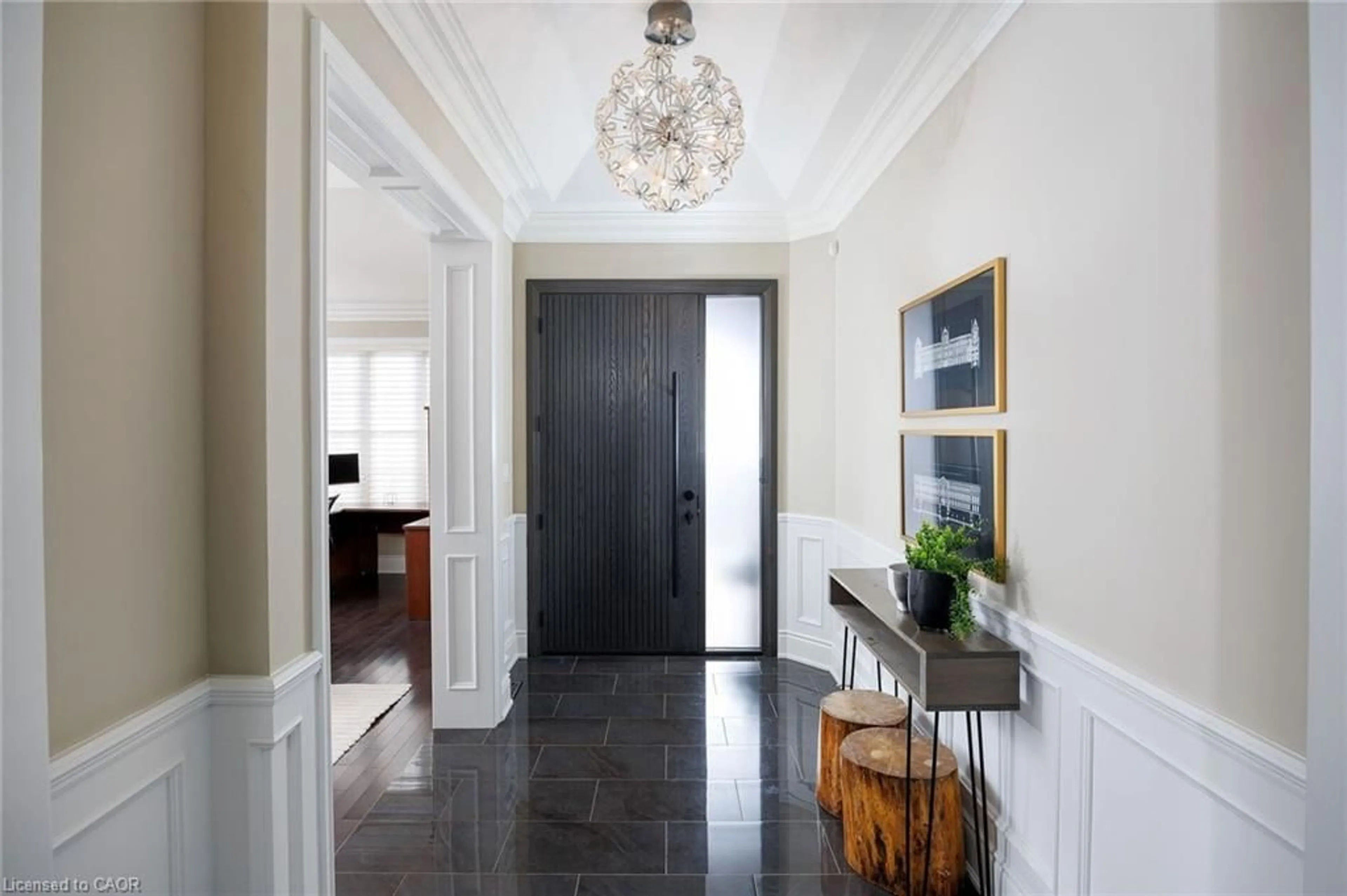 Indoor entryway for 125 Paliser Crt, Oakville Ontario L6K 2H1