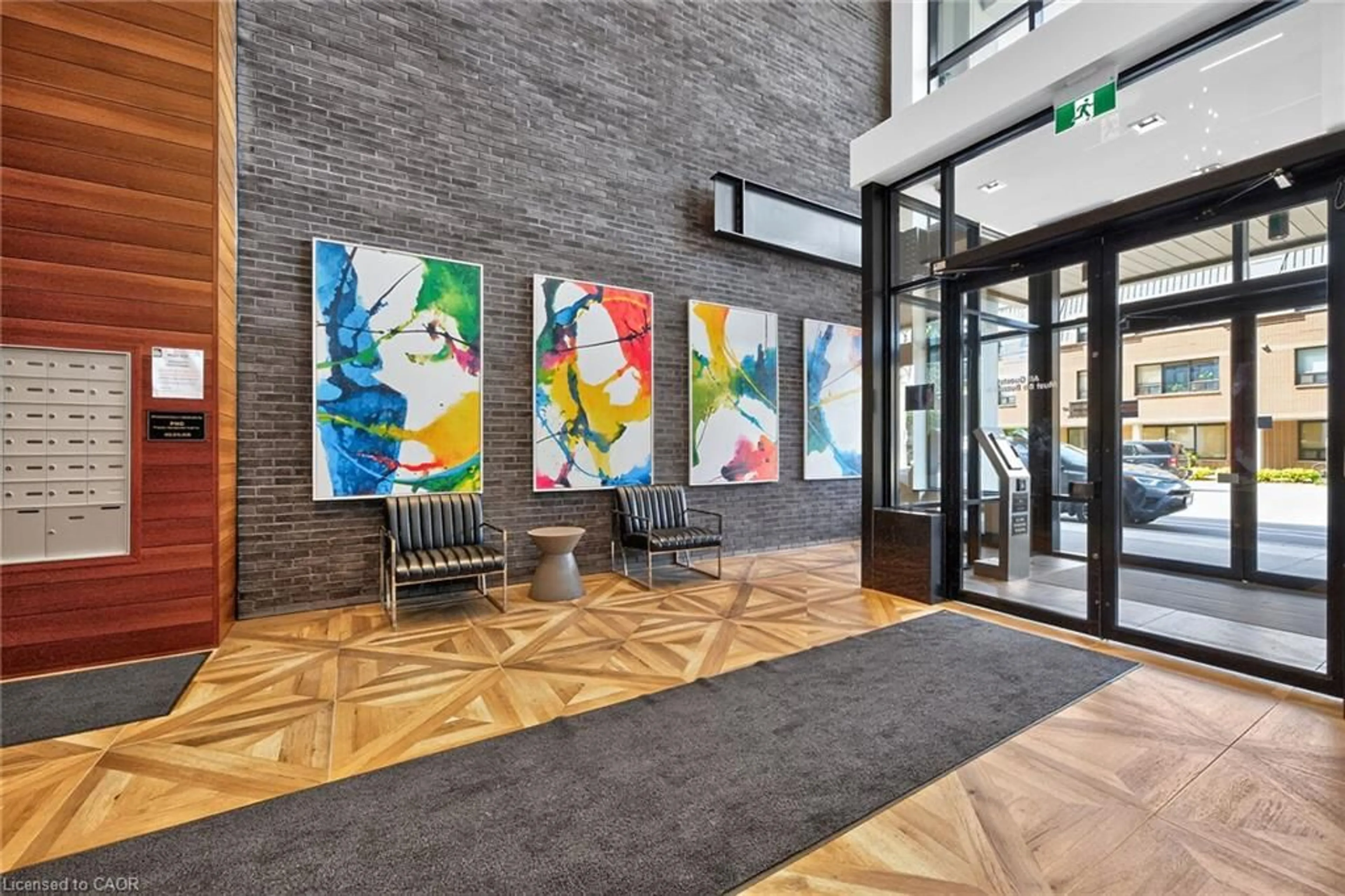 Indoor foyer for 101 Locke St #609, Hamilton Ontario L8P 4A6