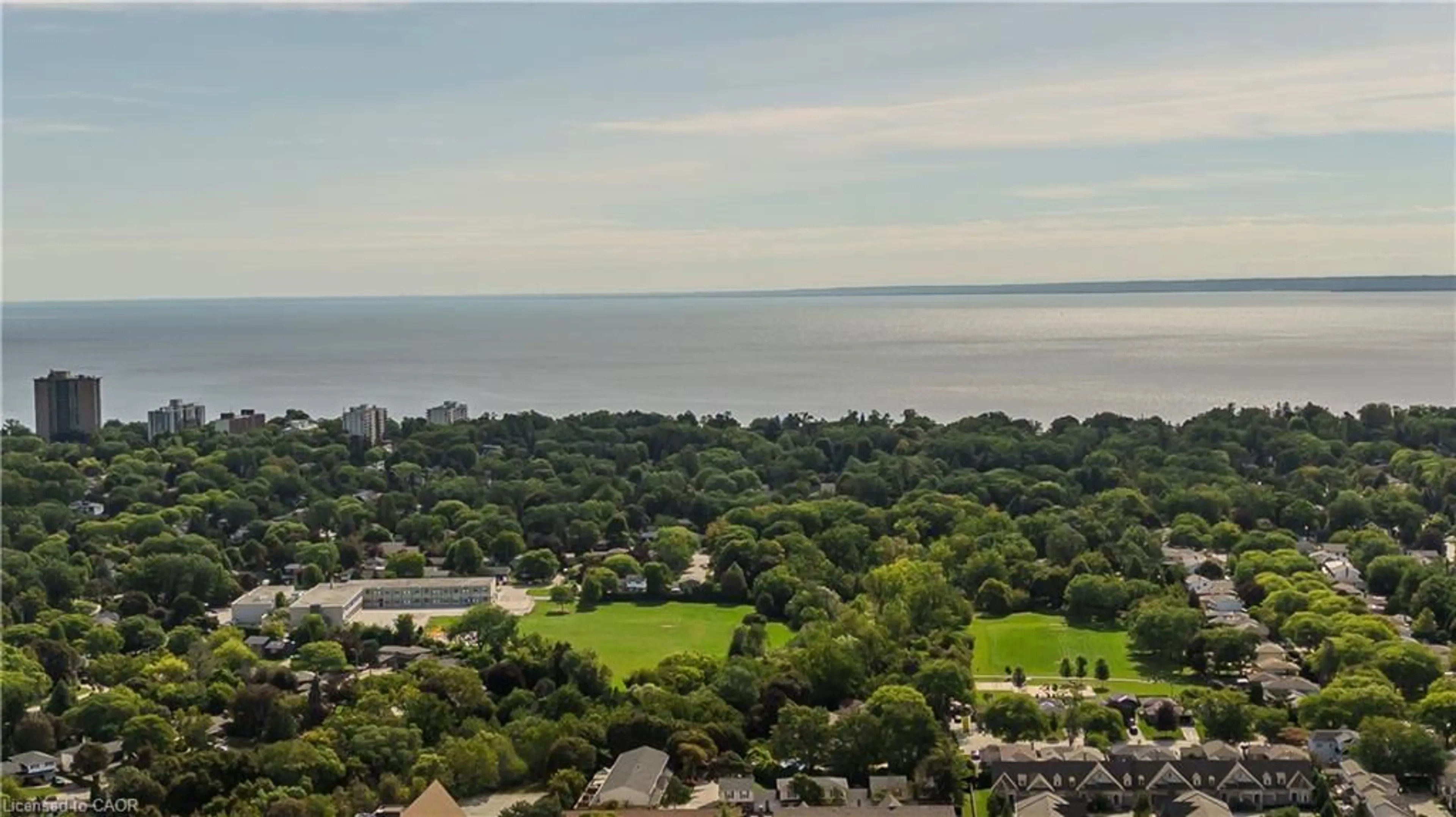 A pic from outside/outdoor area/front of a property/back of a property/a pic from drone, water/lake/river/ocean view for 5070 Pinedale Ave #601, Burlington Ontario L7L 5V6
