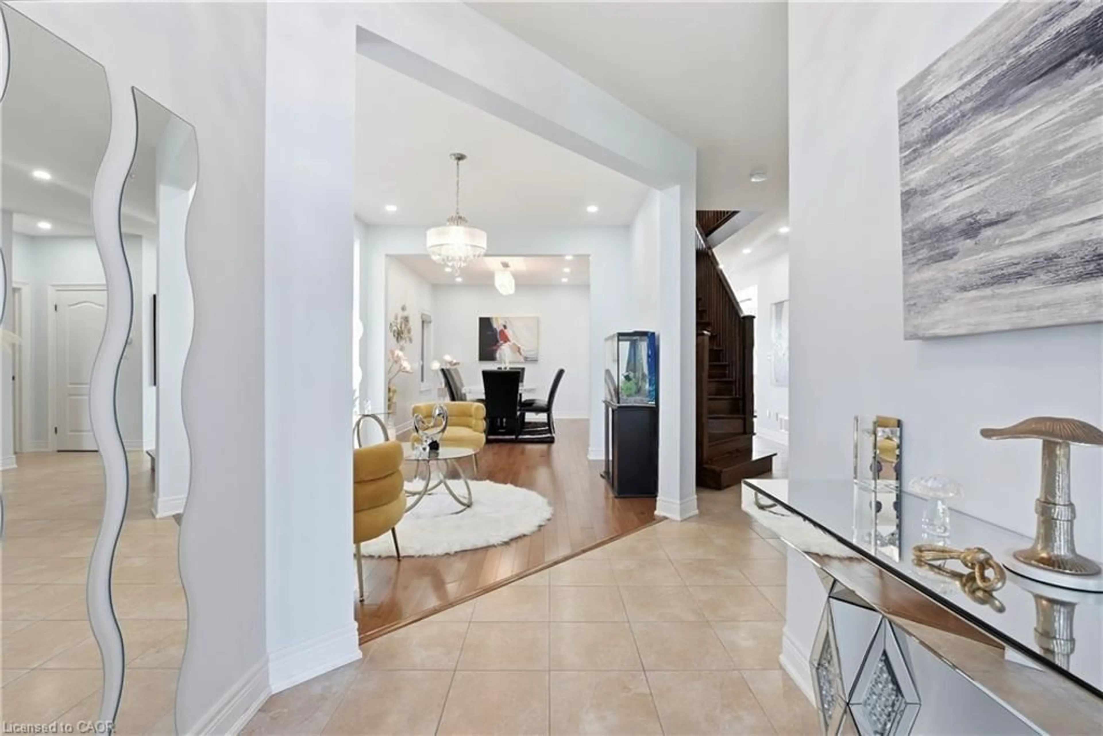 Indoor entryway for 59 Greti Dr, Hamilton Ontario L9B 0E3