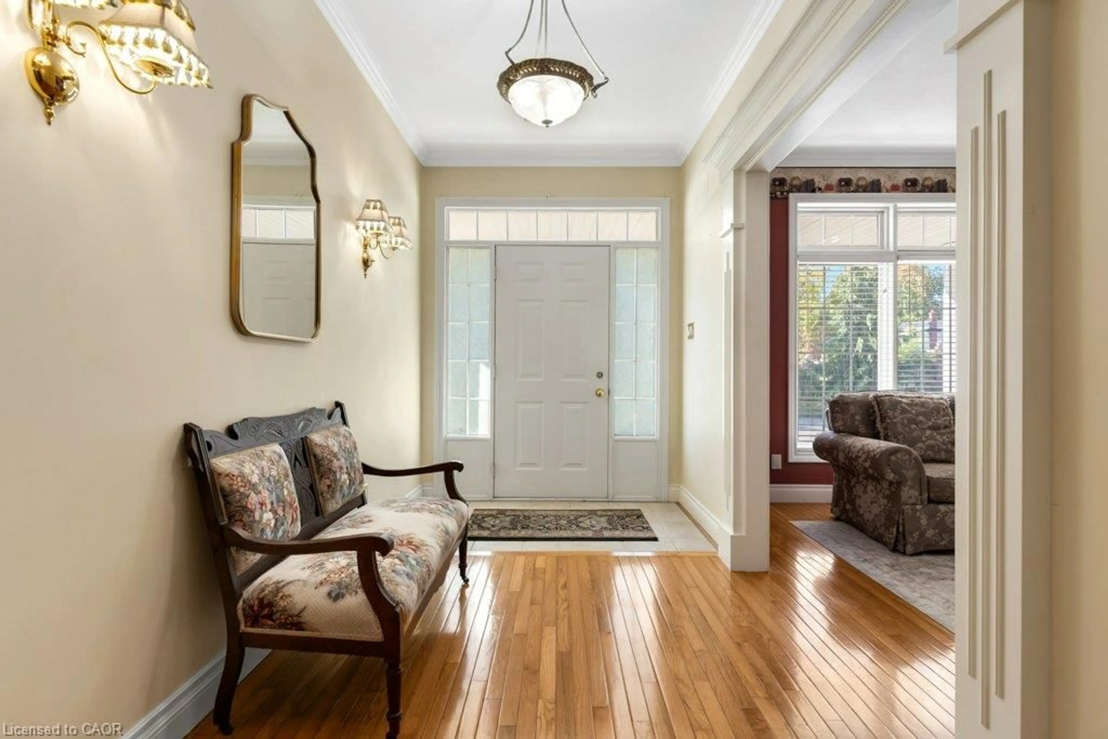 Indoor entryway for 375 George St #1, Cambridge Ontario N1S 4X4