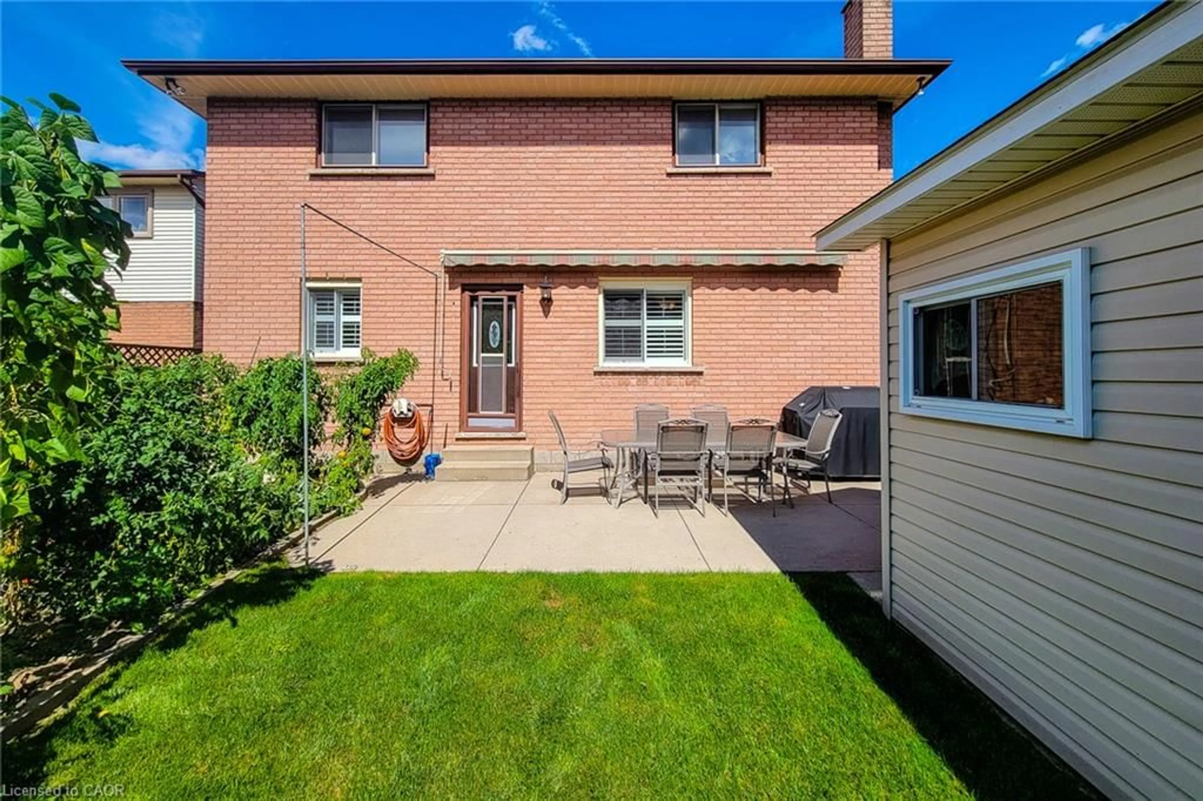 Patio, street for 276 Greencedar Dr, Hamilton Ontario L9C 6S9