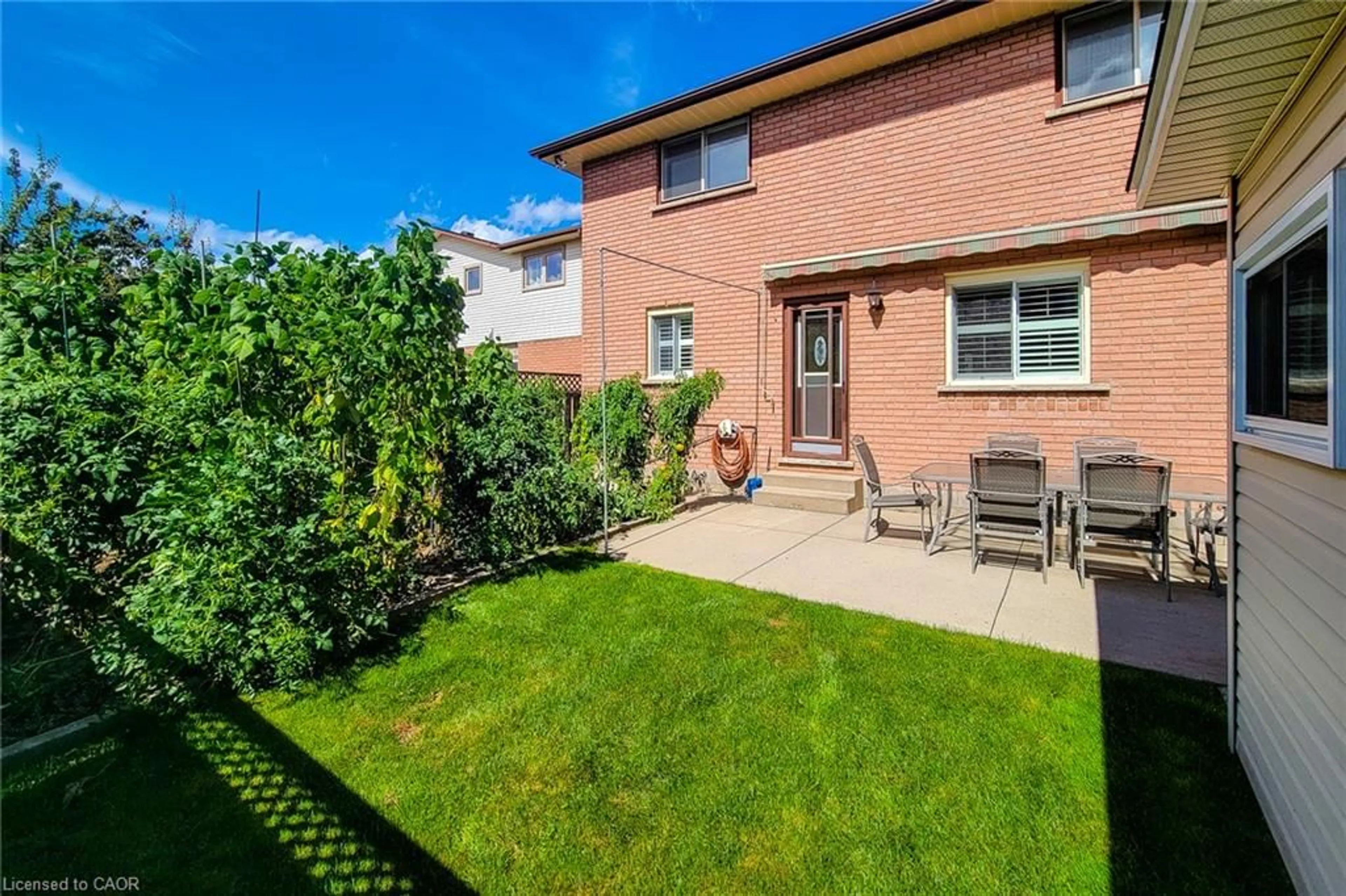 Patio, street for 276 Greencedar Dr, Hamilton Ontario L9C 6S9