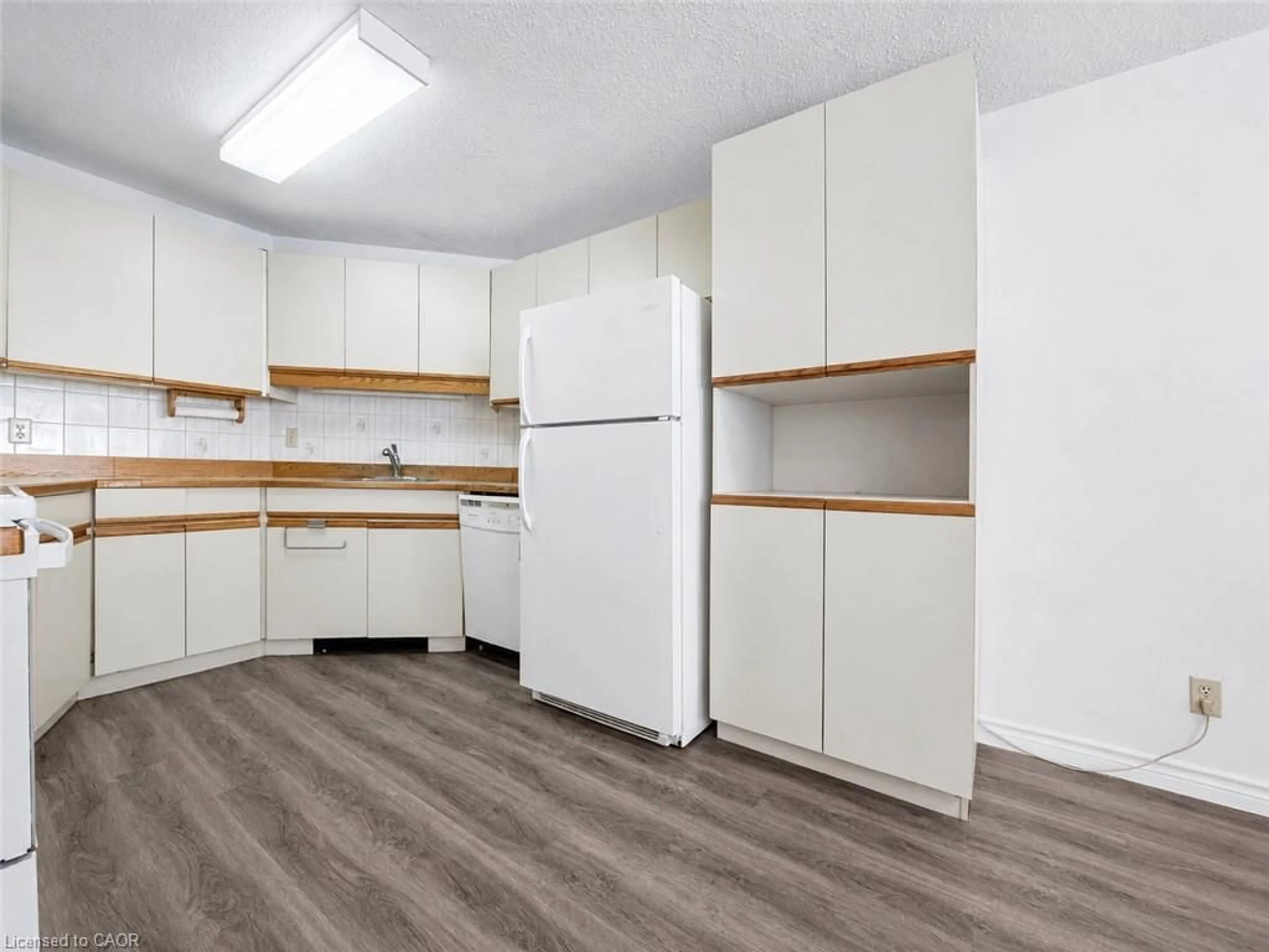 Standard kitchen, unknown for 24 Marilyn Dr #101, Guelph Ontario N1H 8E9