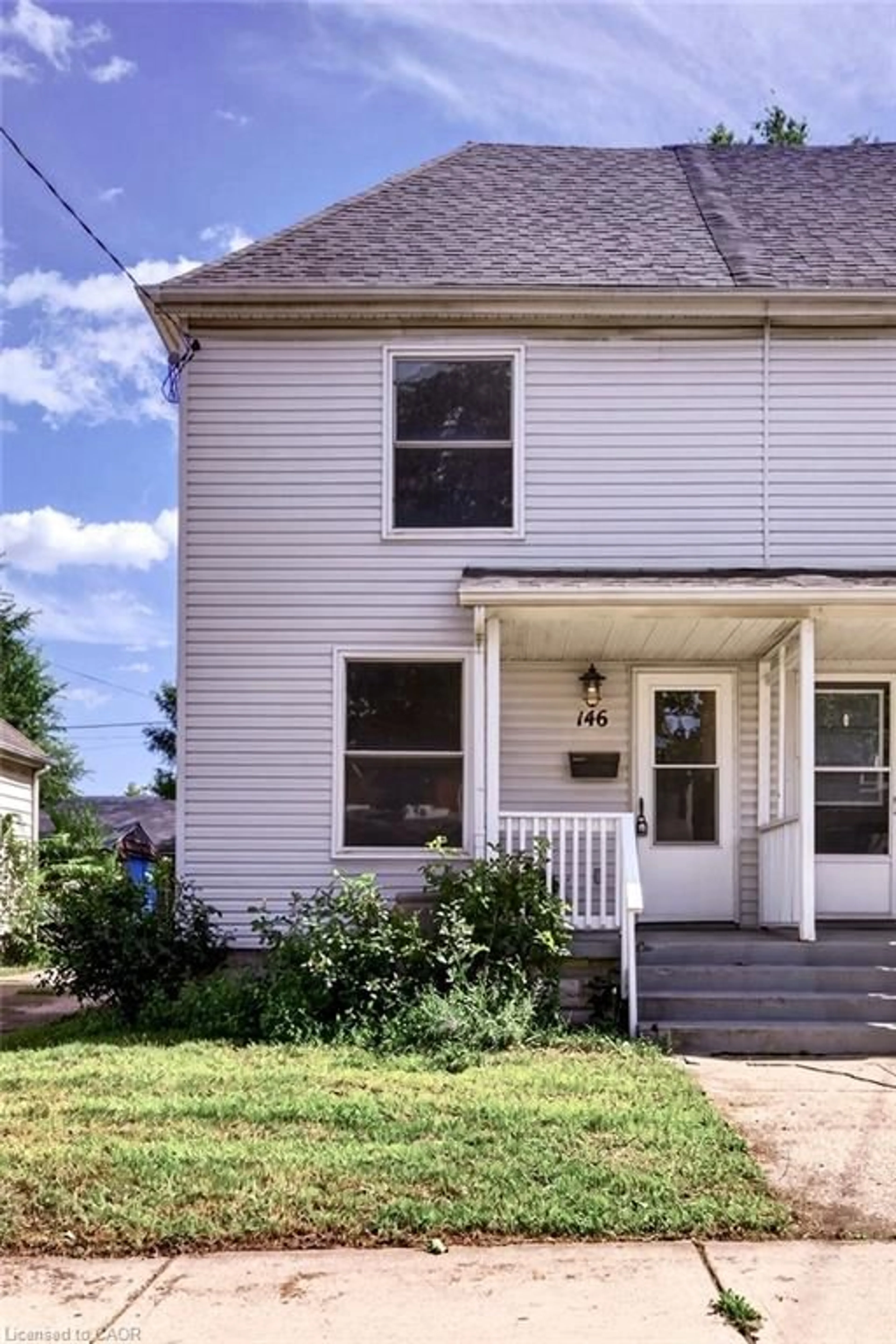 Home with vinyl exterior material, street for 146 Barnesdale Ave, Hamilton Ontario L8L 6T2