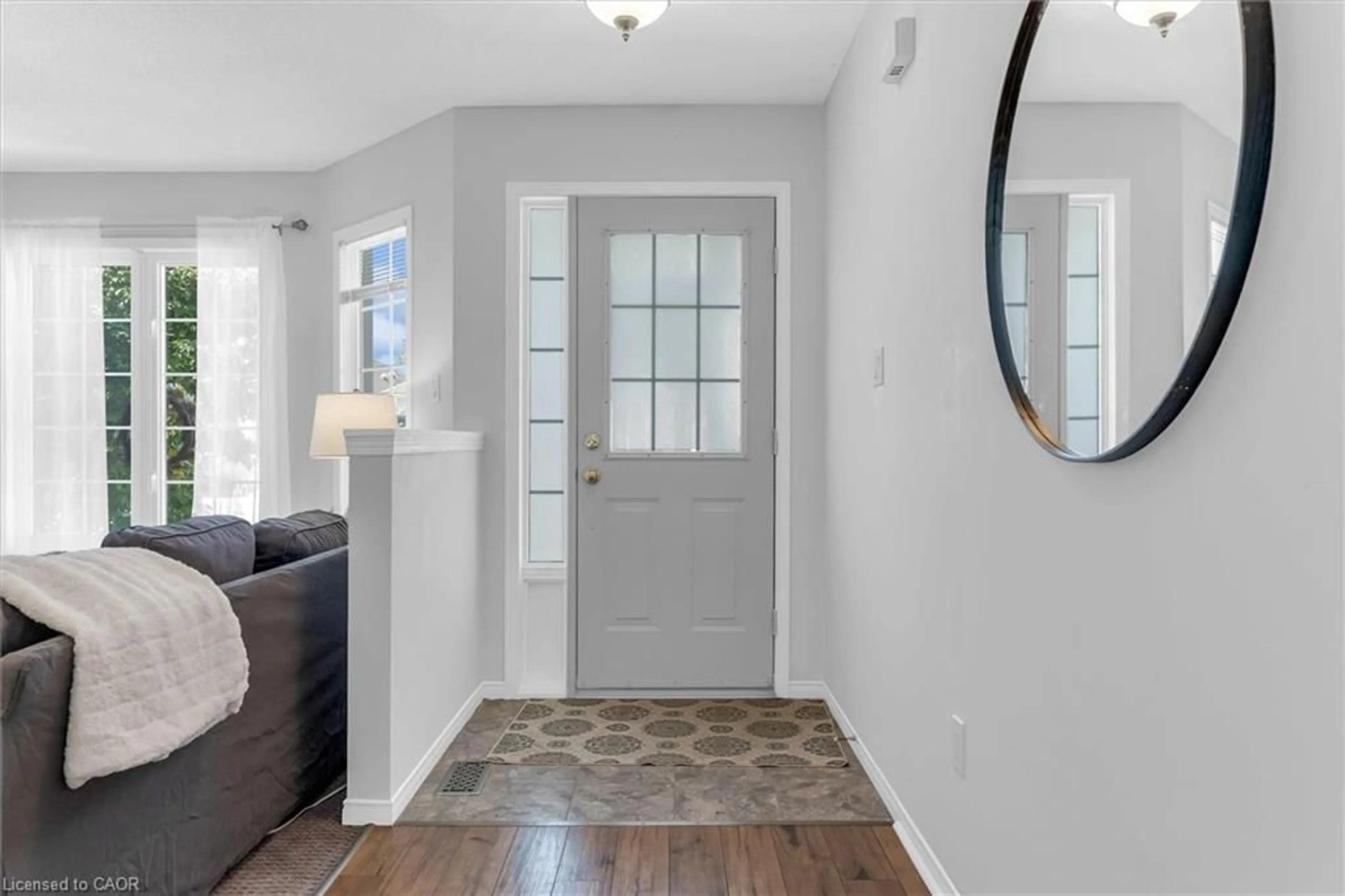 Indoor entryway for 7 Aspen Lane, Port Rowan Ontario N0E 1M0