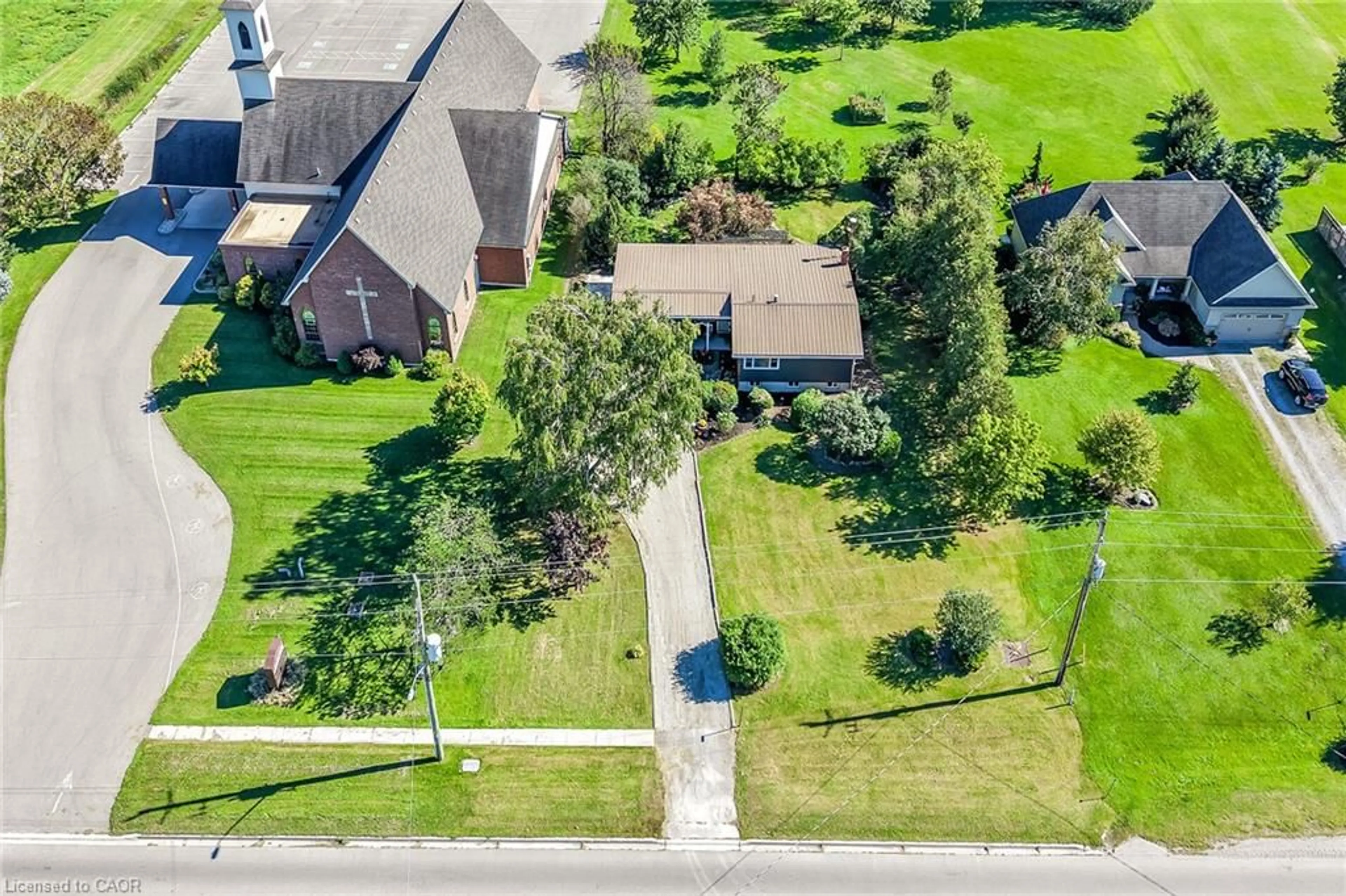 A pic from outside/outdoor area/front of a property/back of a property/a pic from drone, street for 6176 Rainham Rd, Dunnville Ontario N1A 2W8