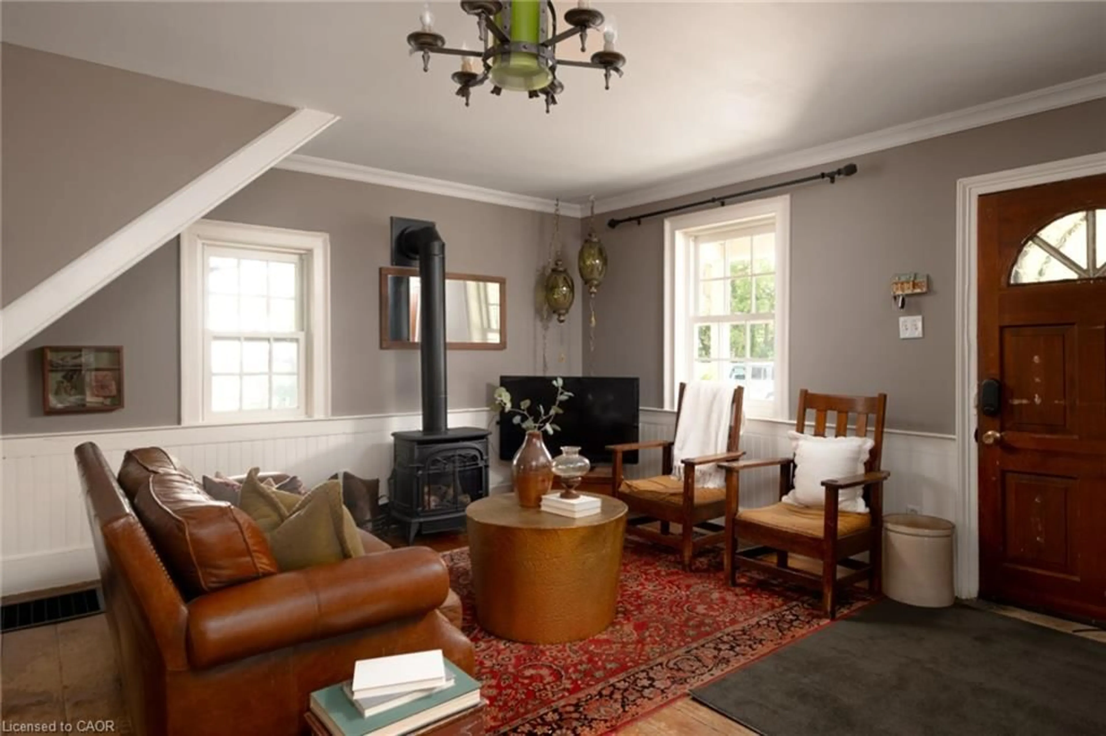 Living room with furniture, unknown for 532 Main St, Glen Williams Ontario L7G 3S8