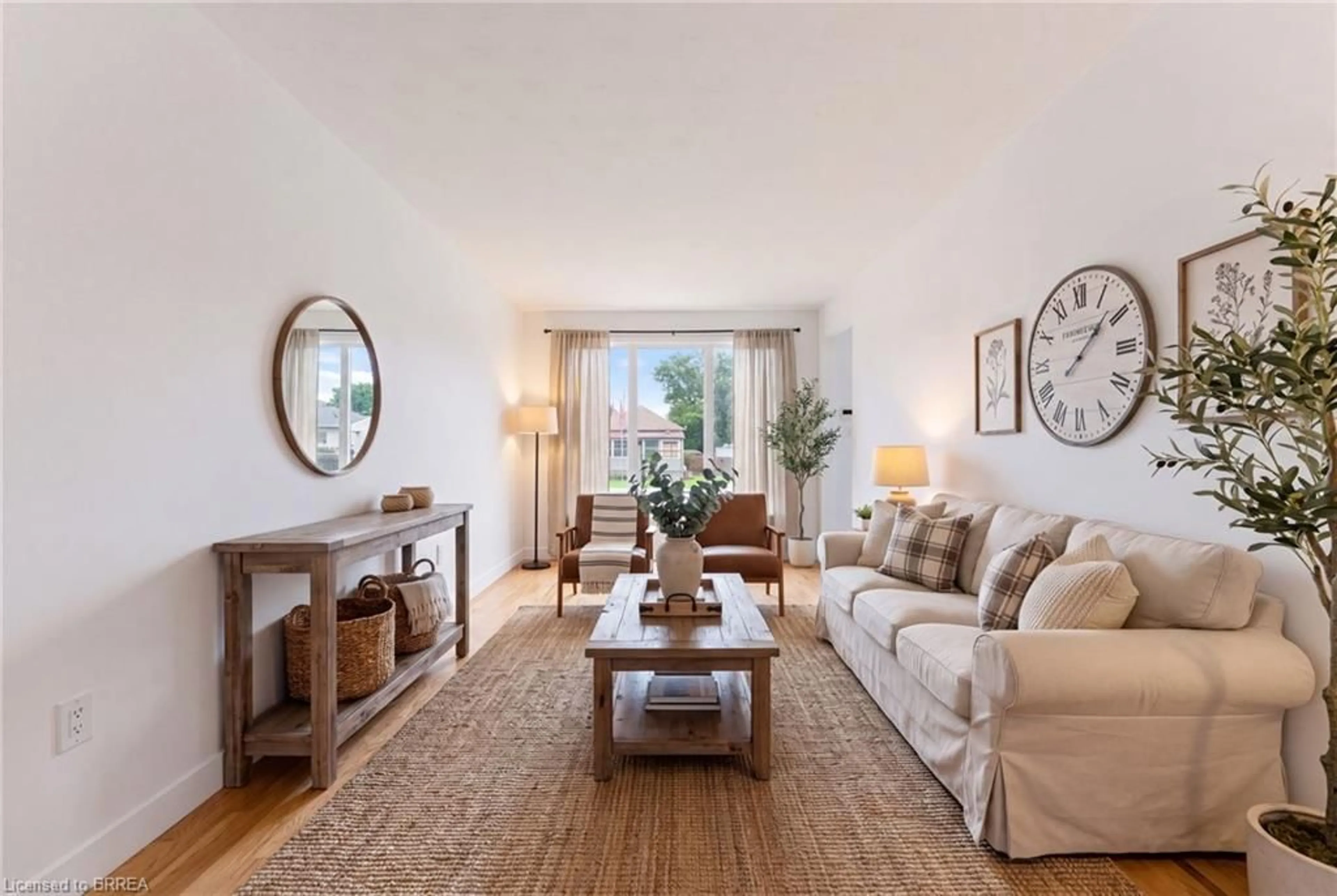 Living room with furniture, unknown for 805 Tate Ave, Hamilton Ontario L8H 6M1