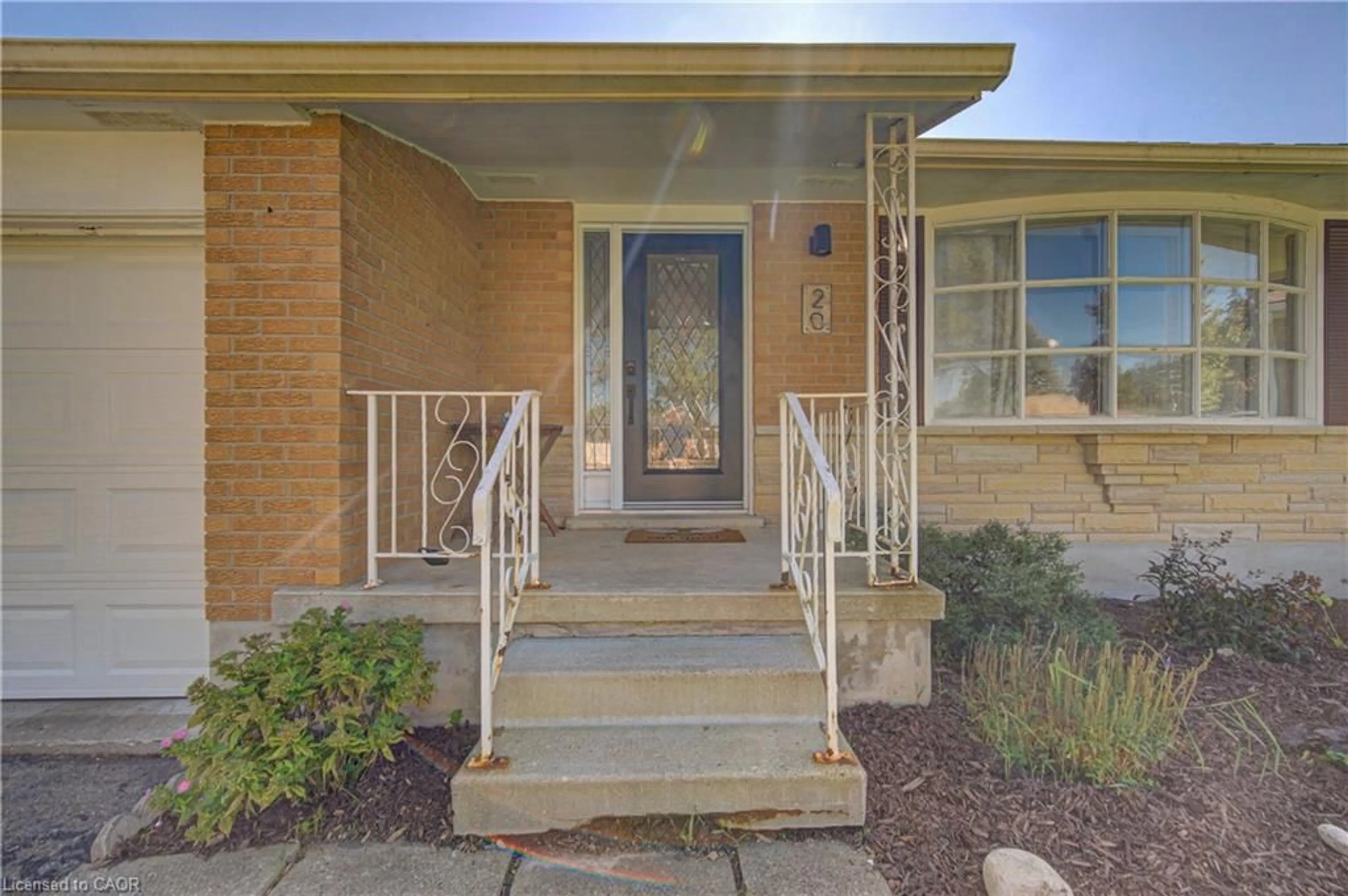 Indoor entryway for 221 Devon St, Stratford Ontario N5A 3A1