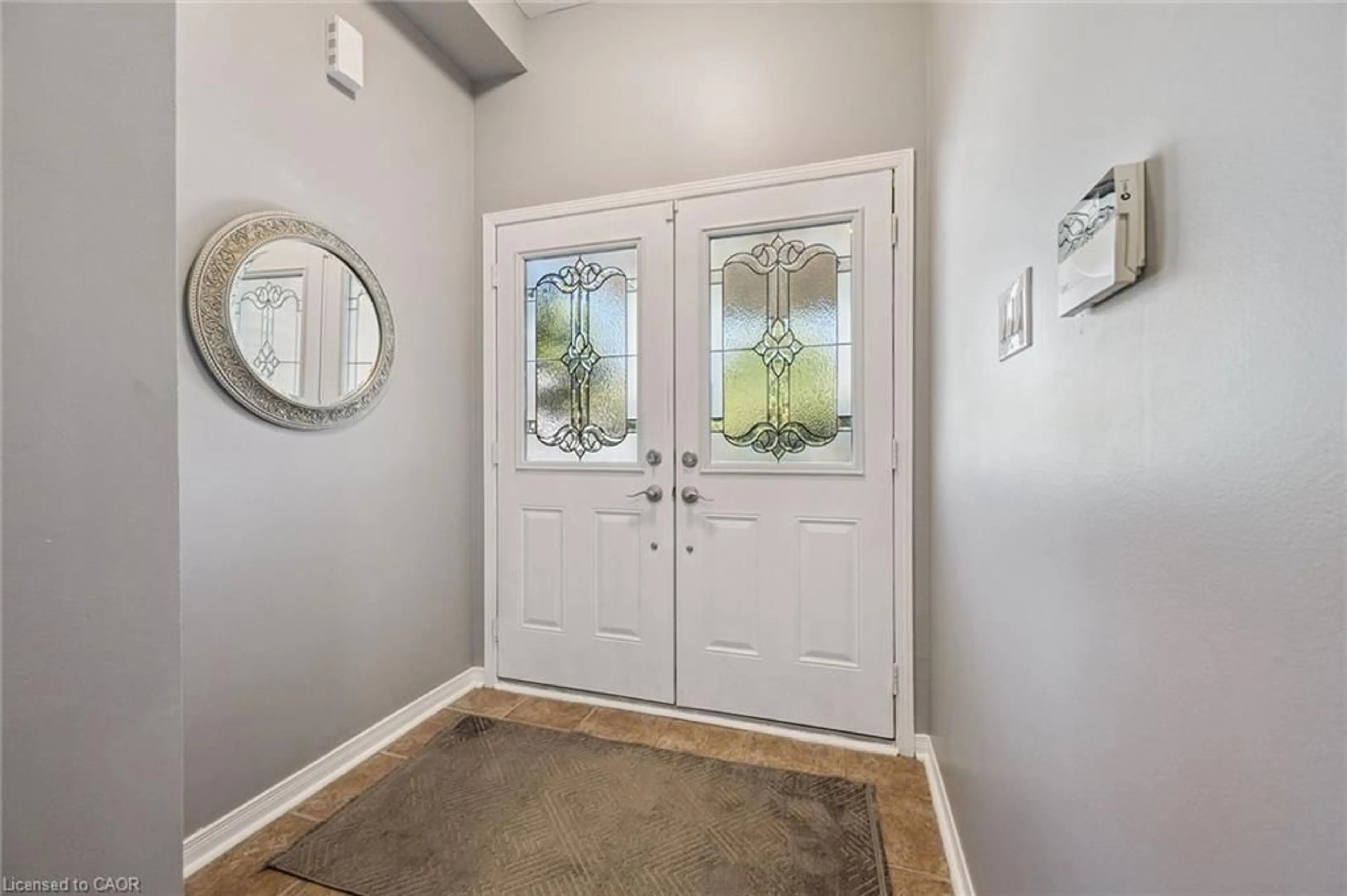 Indoor entryway for 97 Meadowlark Dr, Georgetown Ontario L7G 0C5