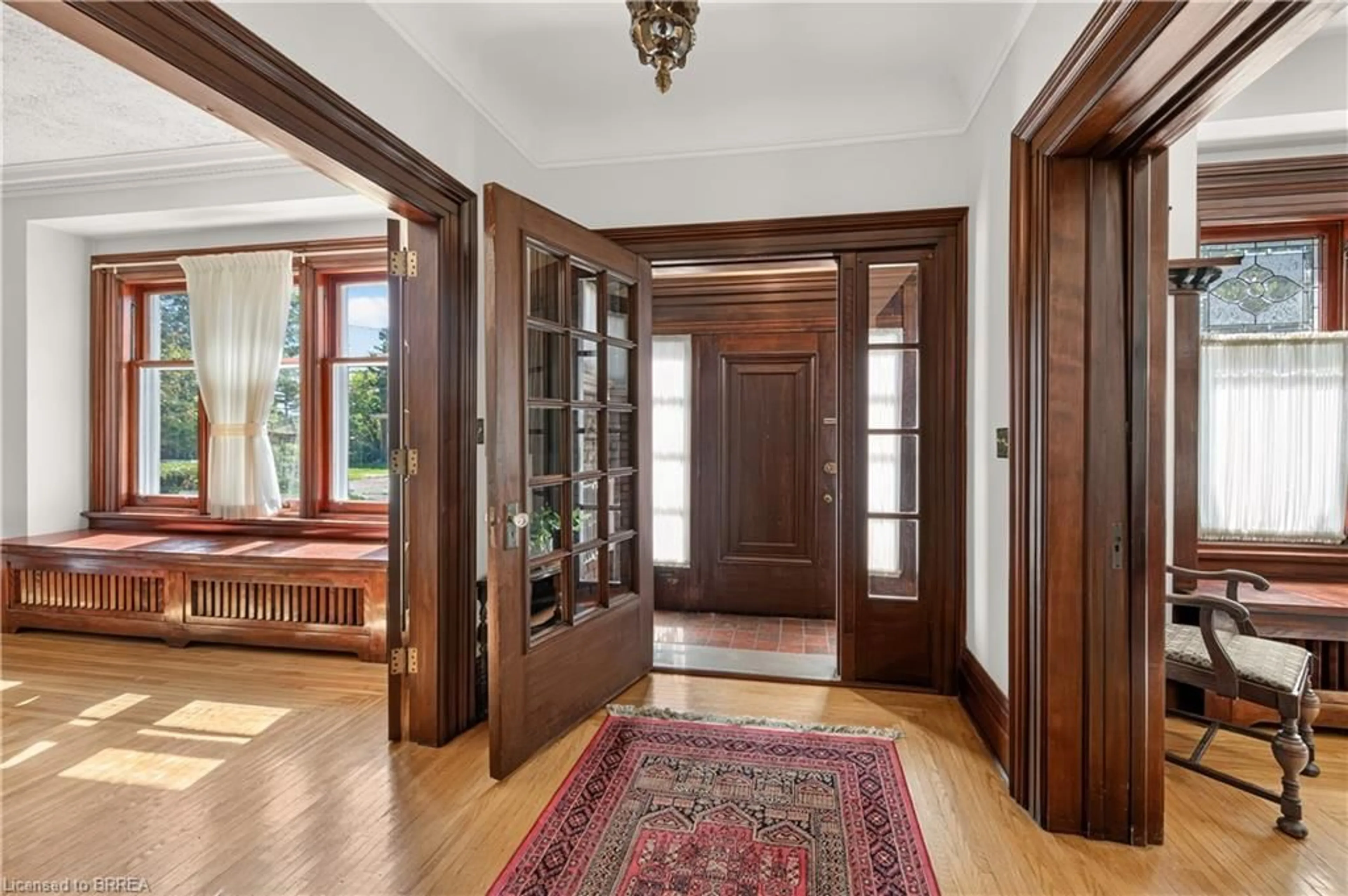 Indoor entryway for 29 Lorne Cres, Brantford Ontario N3T 4L8