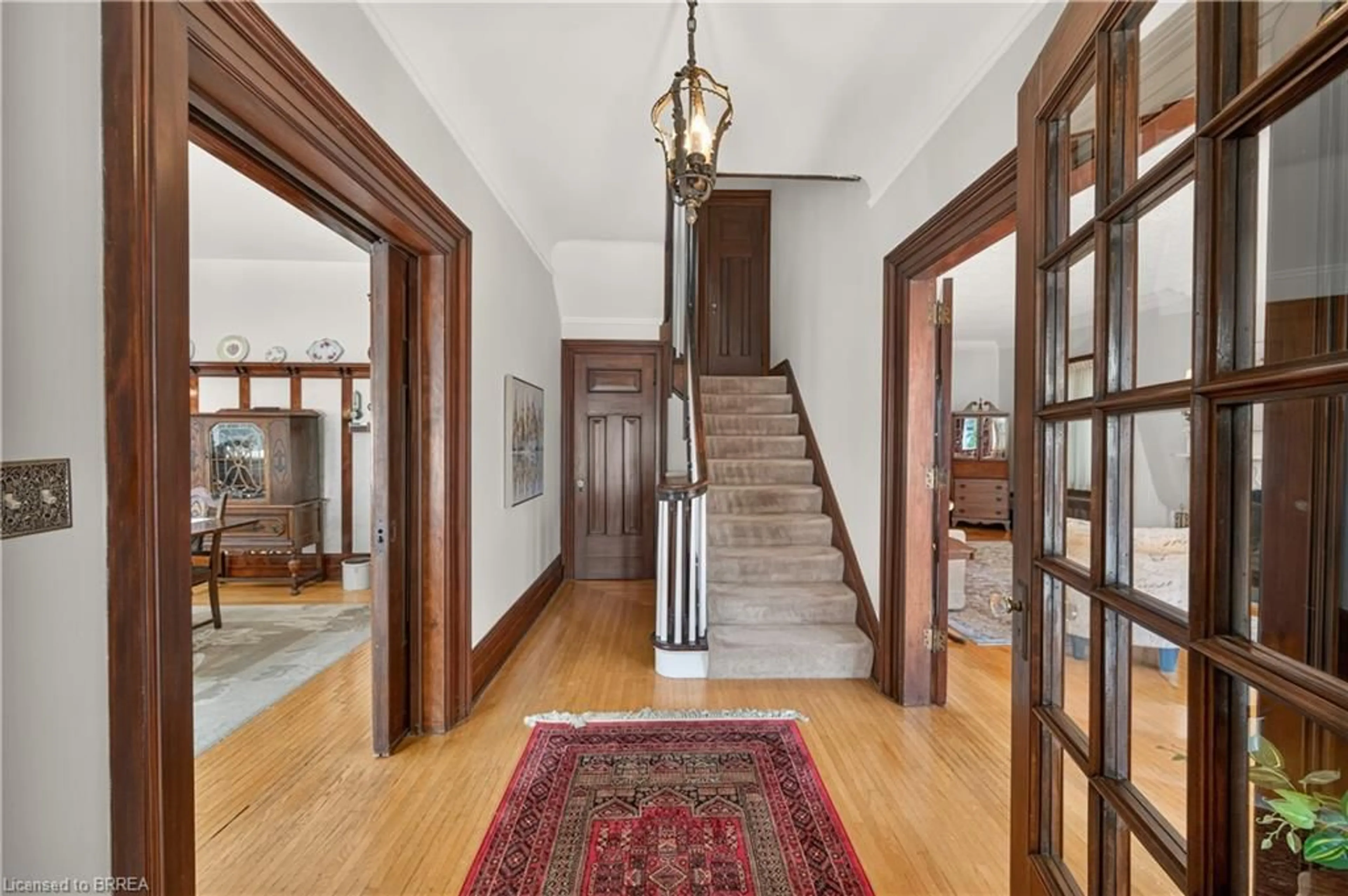 Indoor foyer for 29 Lorne Cres, Brantford Ontario N3T 4L8