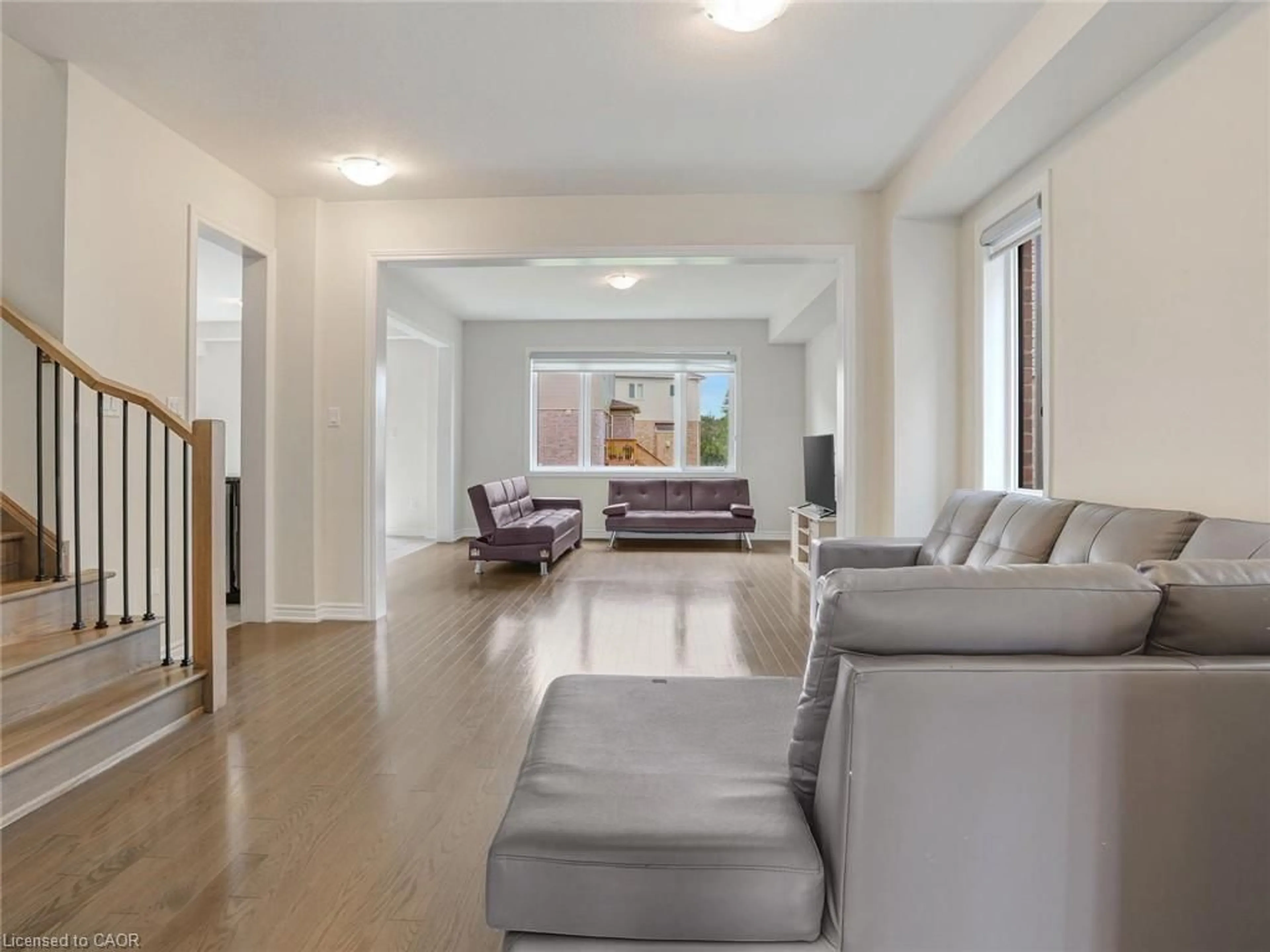 Living room with furniture, unknown for 5 Heming St, Paris Ontario N3L 0M5