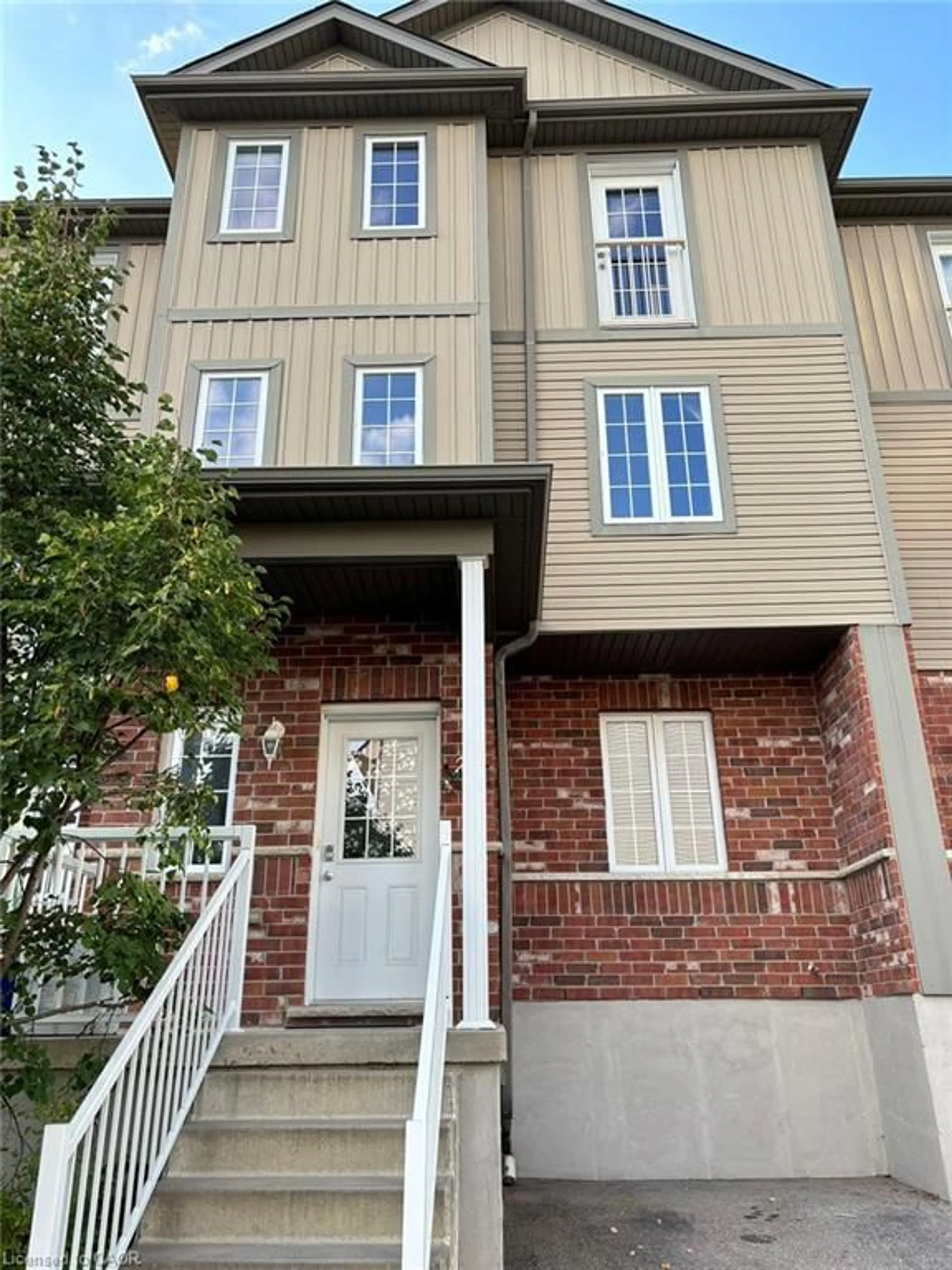 Unknown for 55 Mooregate Cres #24, Kitchener Ontario N2M 2E9